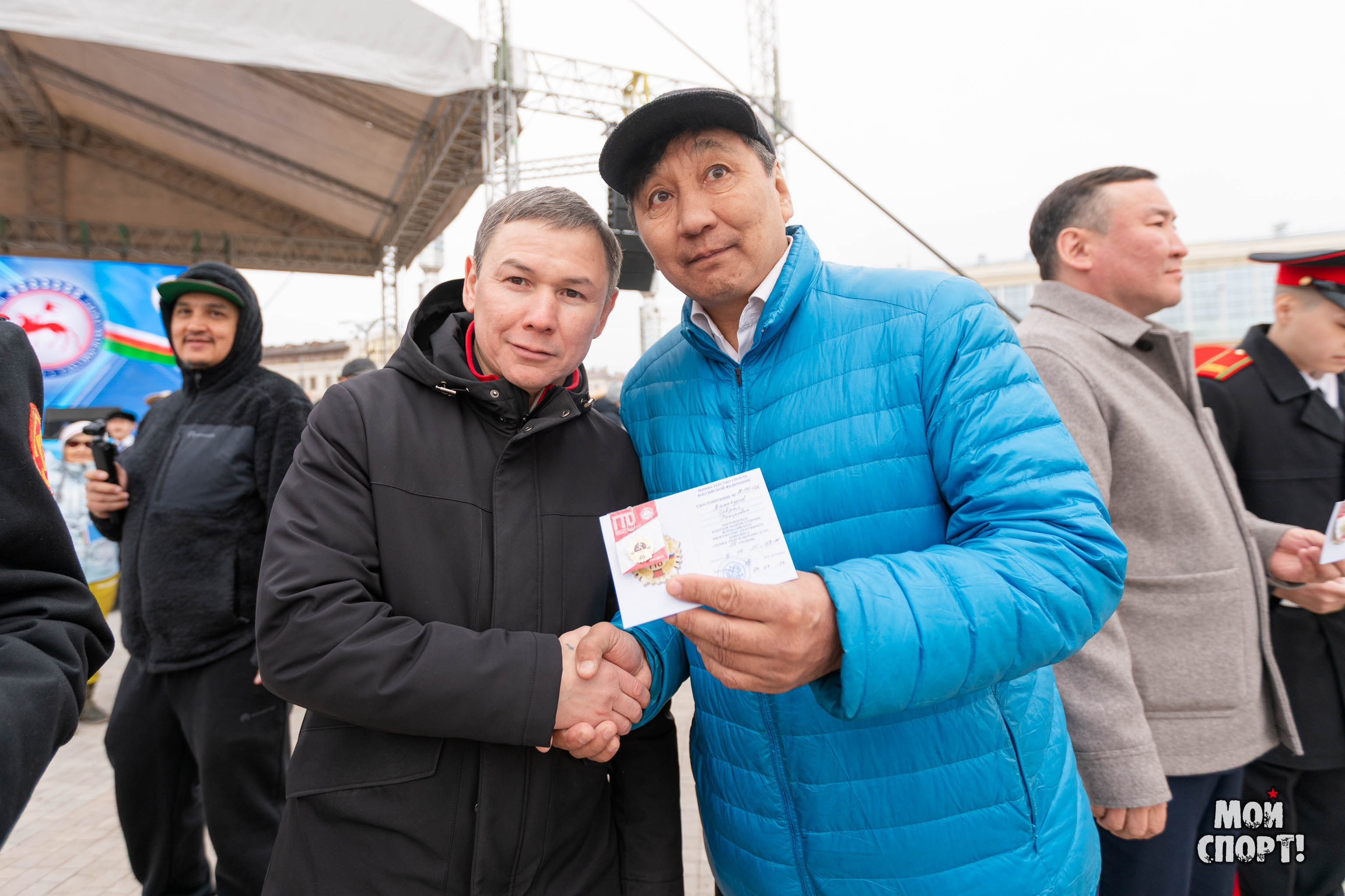 Торжественная церемония вручения знаков отличия ВФСК «ГТО» в День Республики Саха (Якутия). Студия «Мой Спорт!» — все о спорте в Якутии