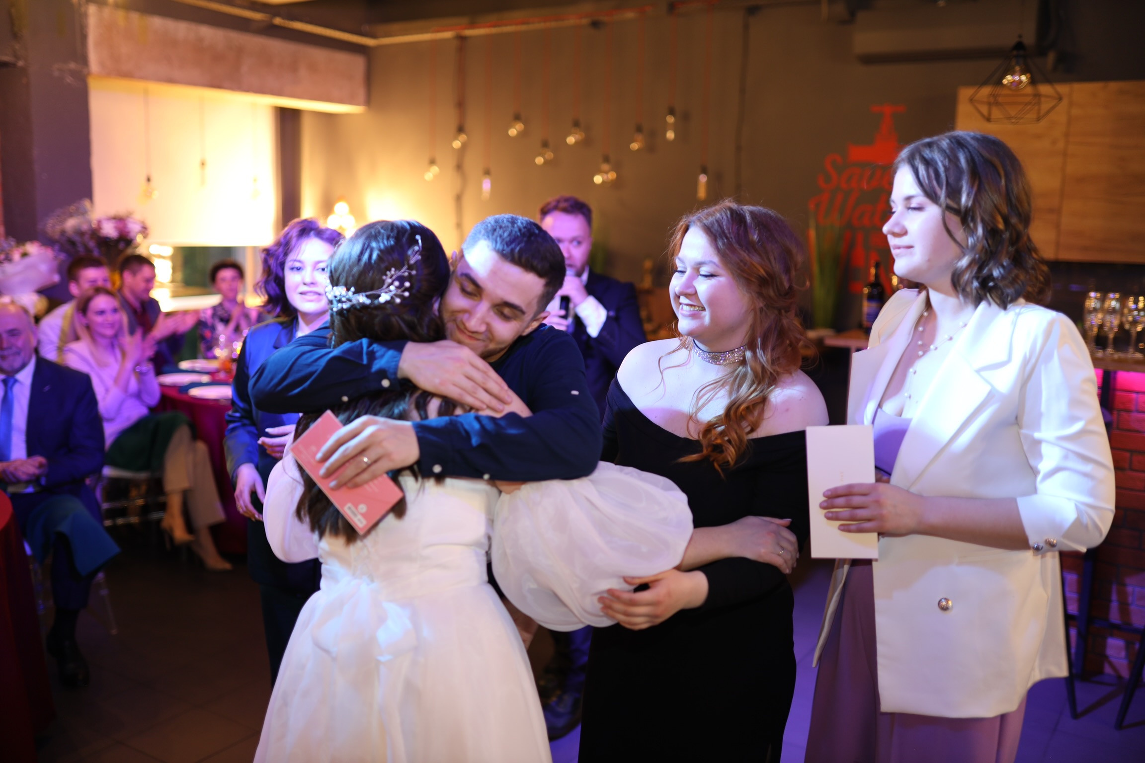 Любовь в яблонях. Фотограф Артапова Алёна москва