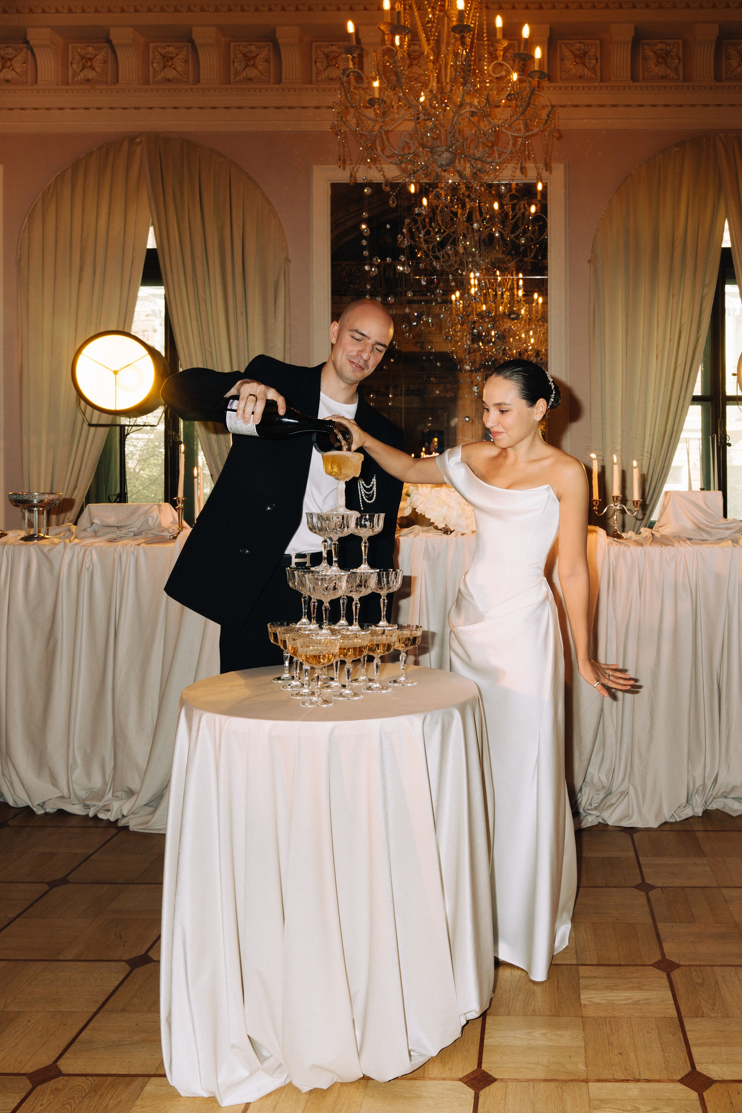 Вова и Лиза. Питер. Гранд Отель Европа, 1 дворец бракосочетания и особняк Мясникова. Свадебный фотограф Катерина Чулкова