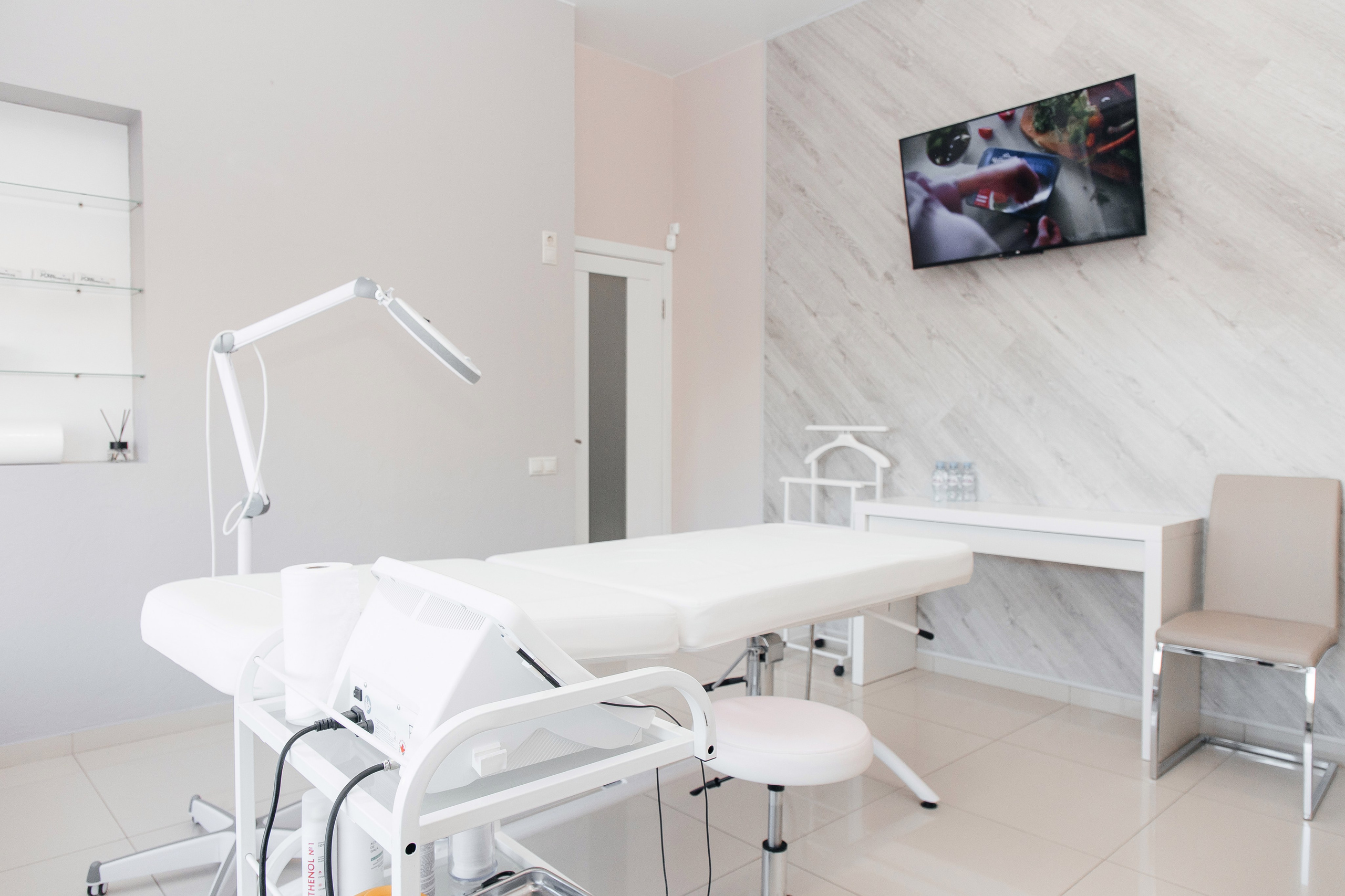 Контент для клиники лазерной эпиляции. Фотограф Денис Лесковский (Тюмень)