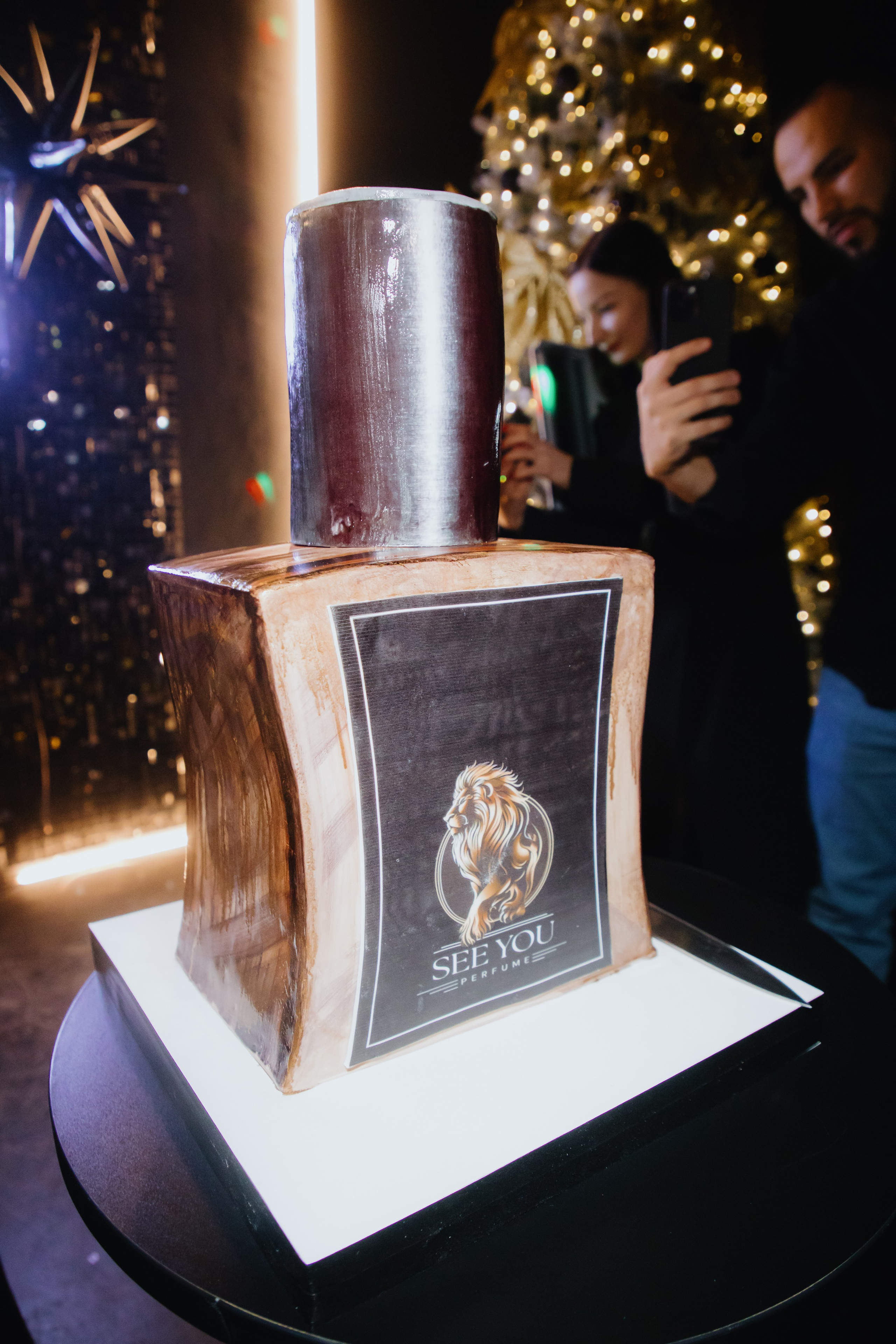 See `You Perfume. Фотограф в Москве и Санкт-Петербурге Дарина