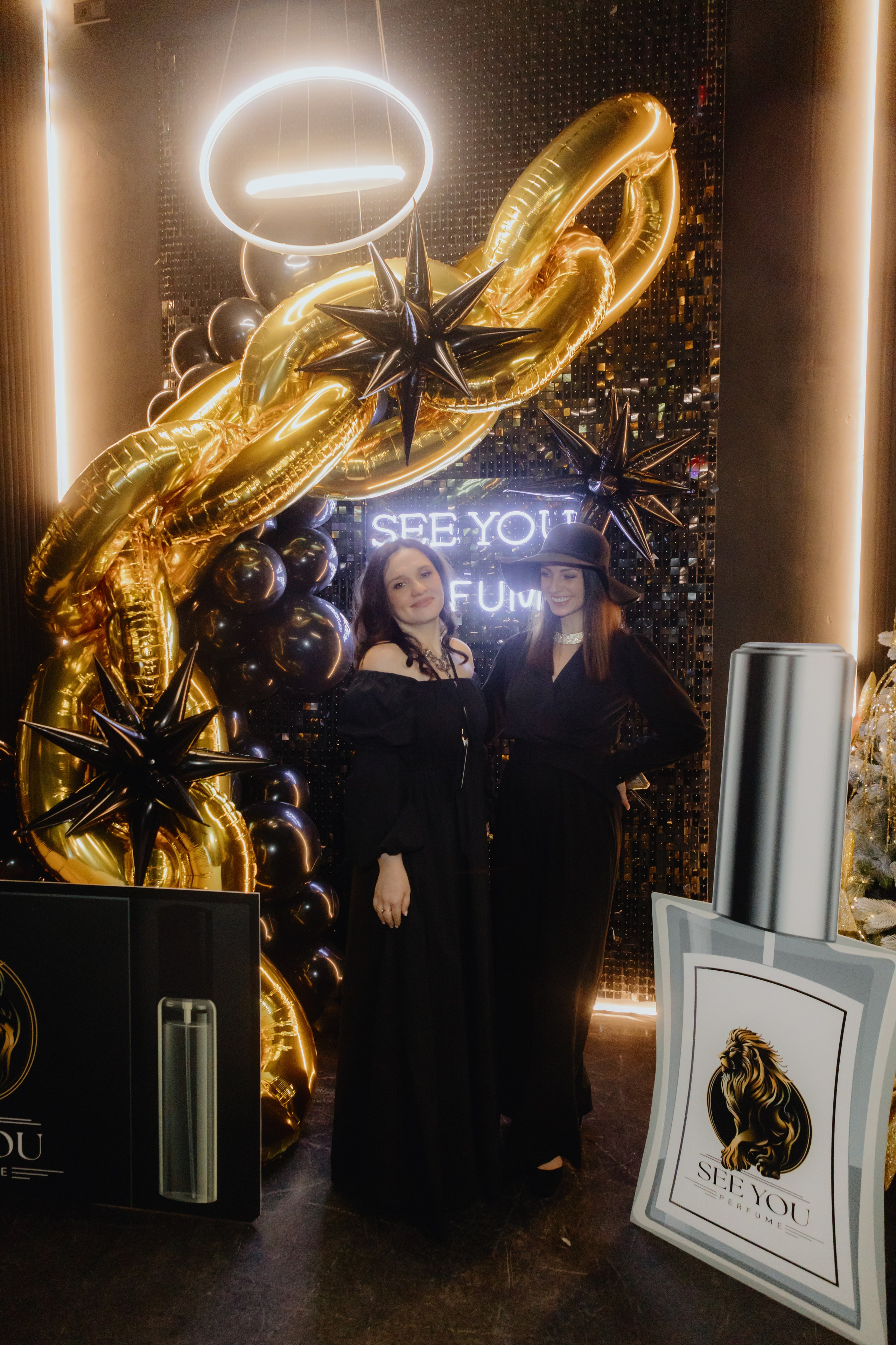 See `You Perfume. Фотограф в Москве и Санкт-Петербурге Дарина