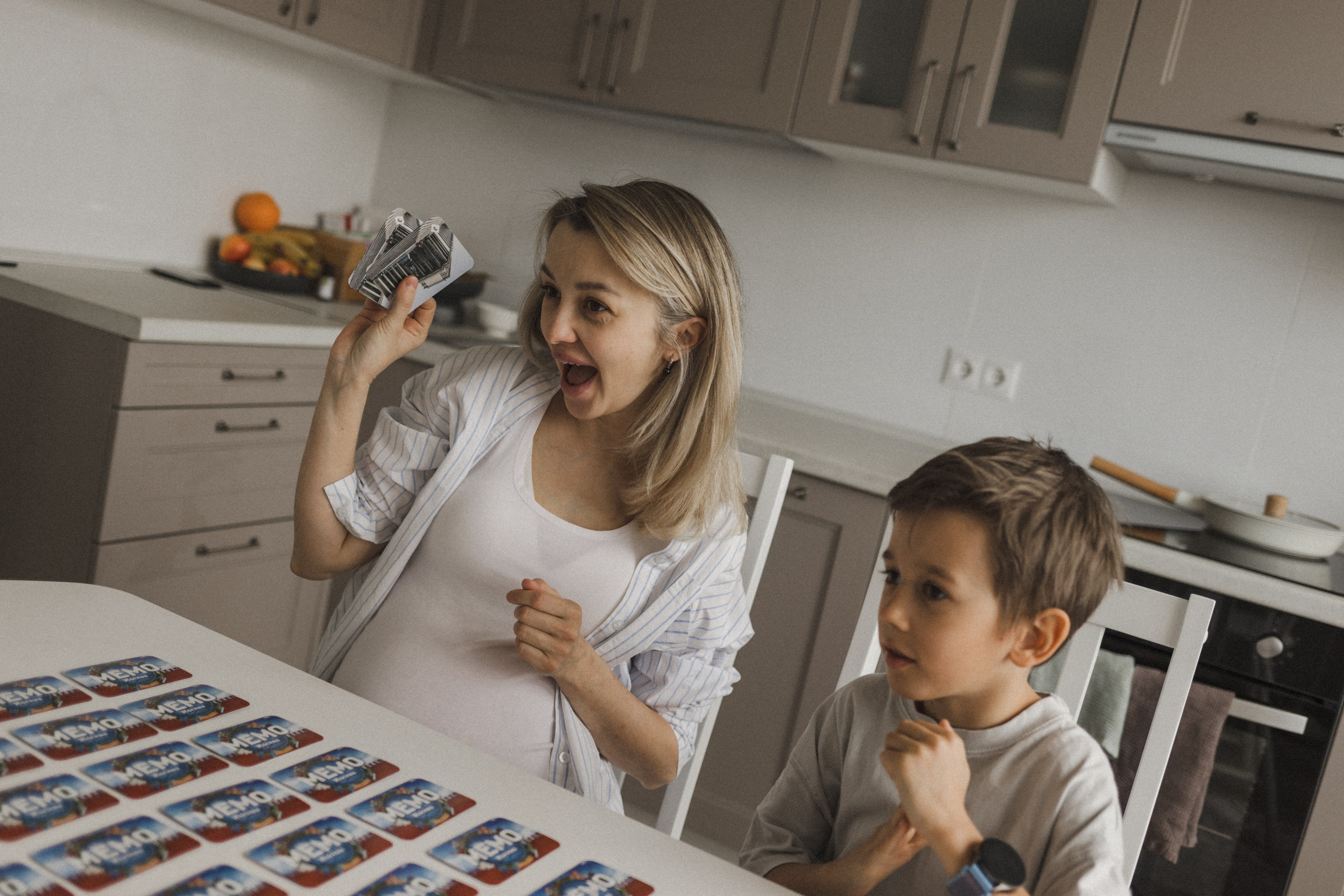 Катя, Паша, Валера и Родион ждут братика. Семейный фотограф в Москве