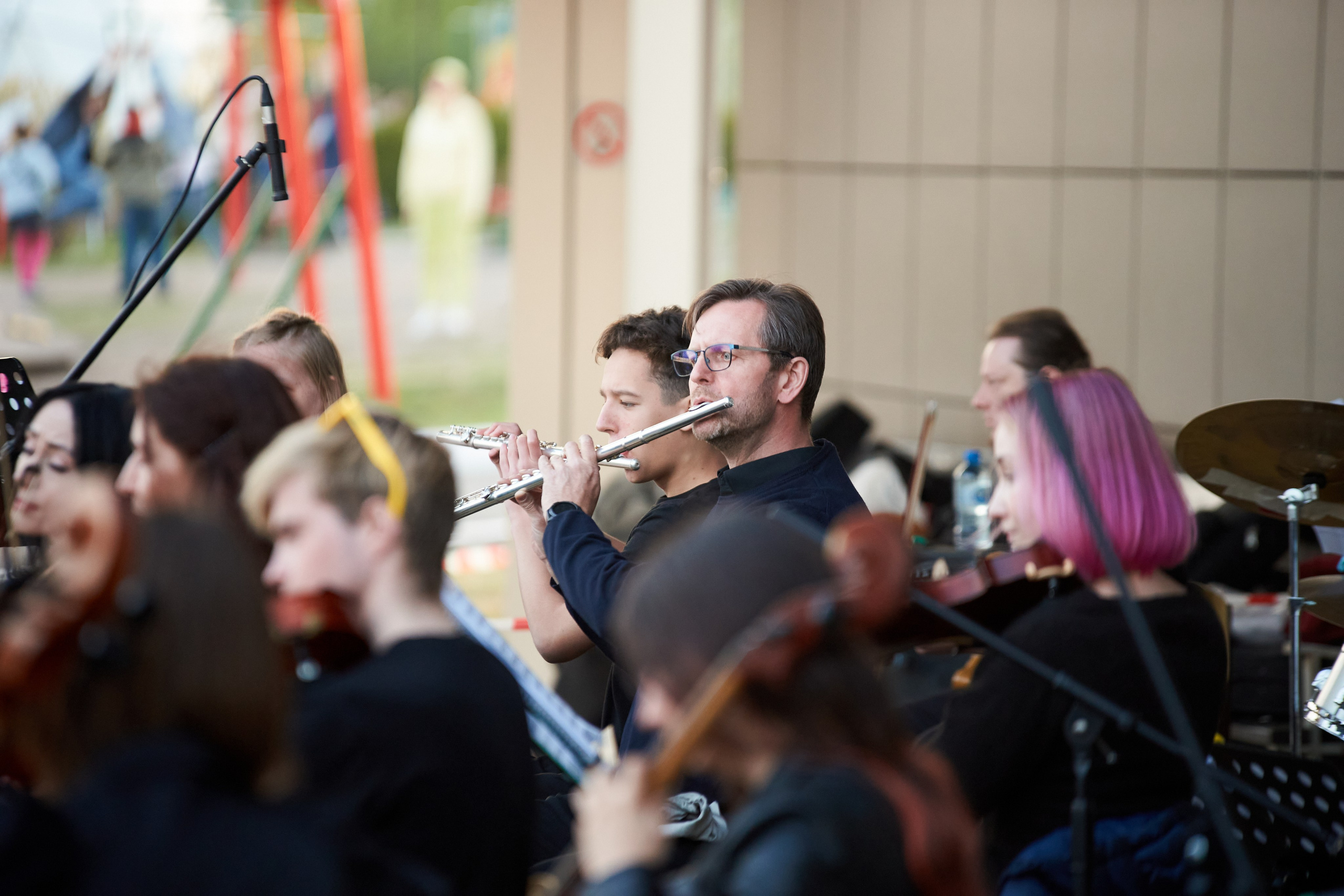 Репортаж: Музыкальная школа Виртуозы в Ночь музеев у планетария. Репортажный и женский фотограф в Новосибирске