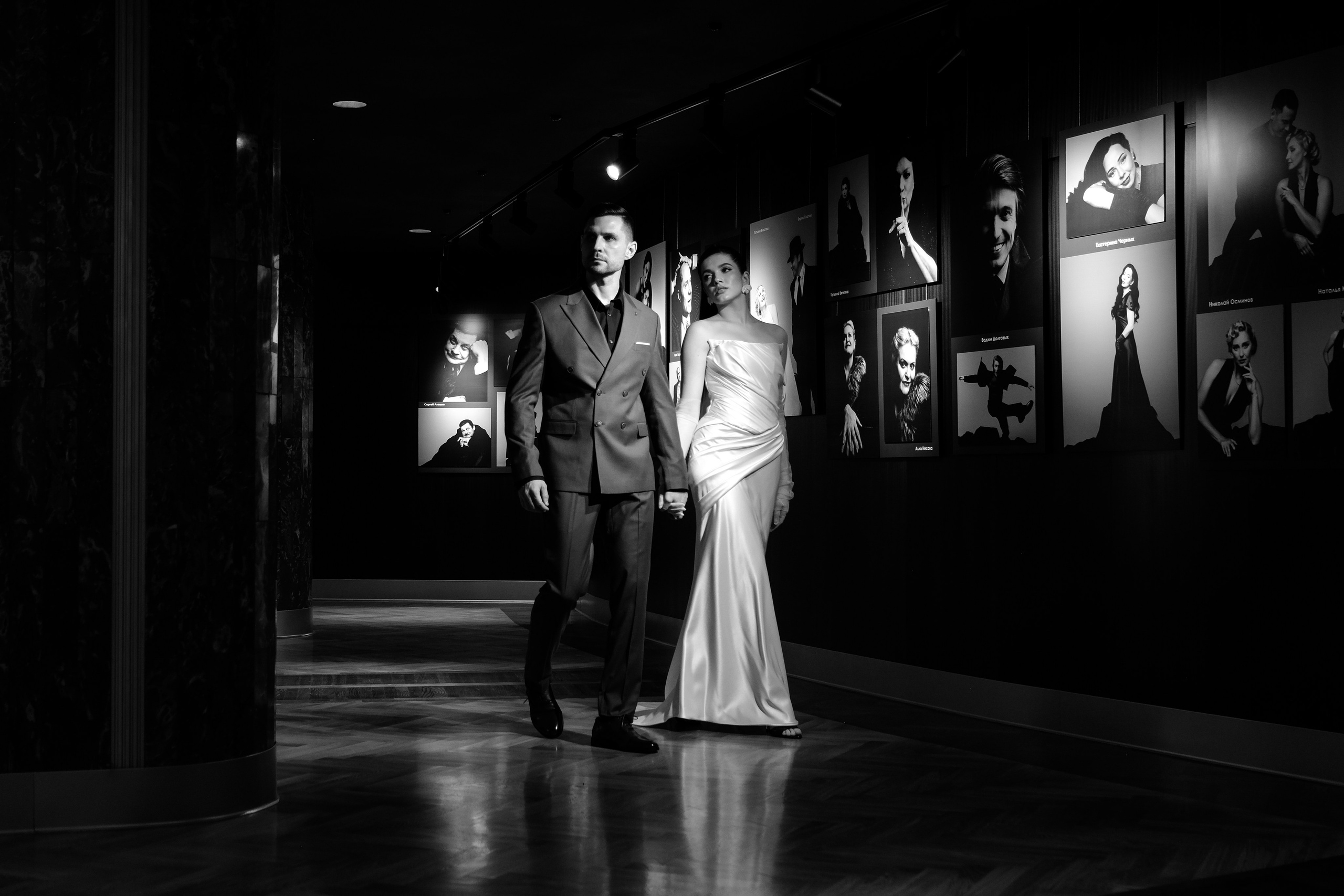 Свадебная фотосессия в театре драмы имени Наума Орлова. Свадебный фотограф в Челябинске Сырчикова Наталья