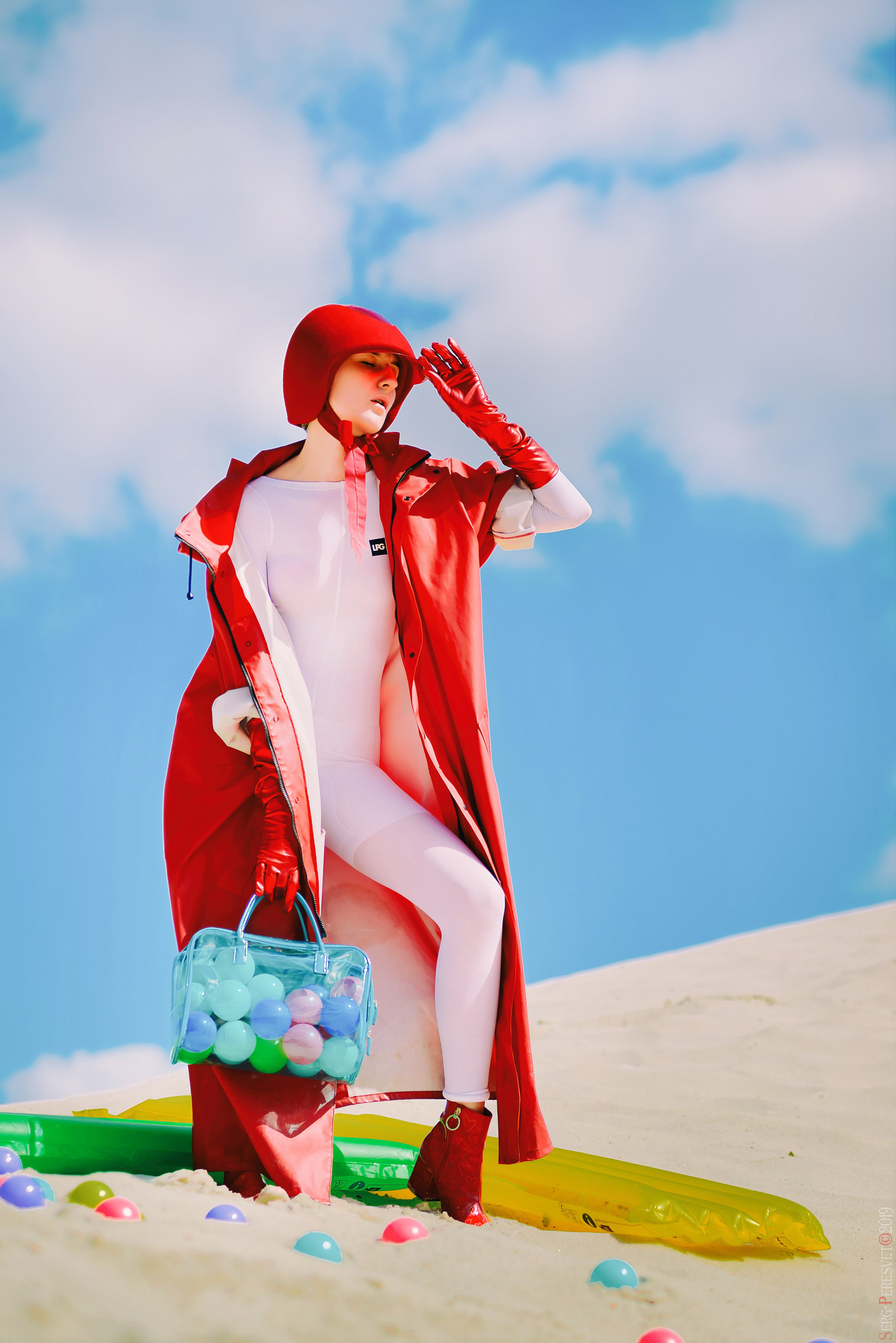 Fashion look, street look - advertising photographer Moscow Peresvet. Your photographer for a holiday in Moscow, Ramenskoye, Zhukovsky, Lyub