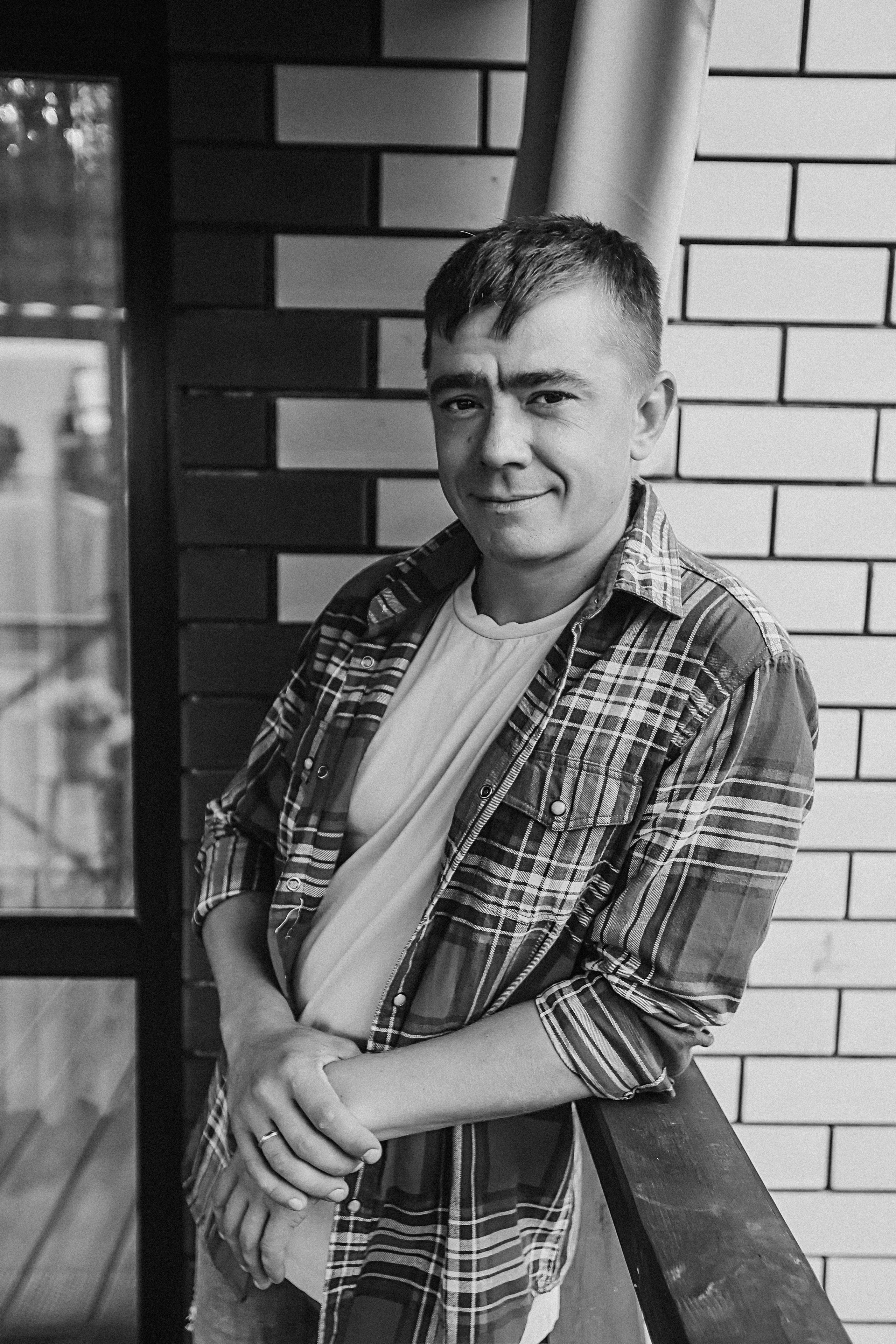 У дома. Семейный фотограф Тюмень, фотограф на роды Салмина Мария