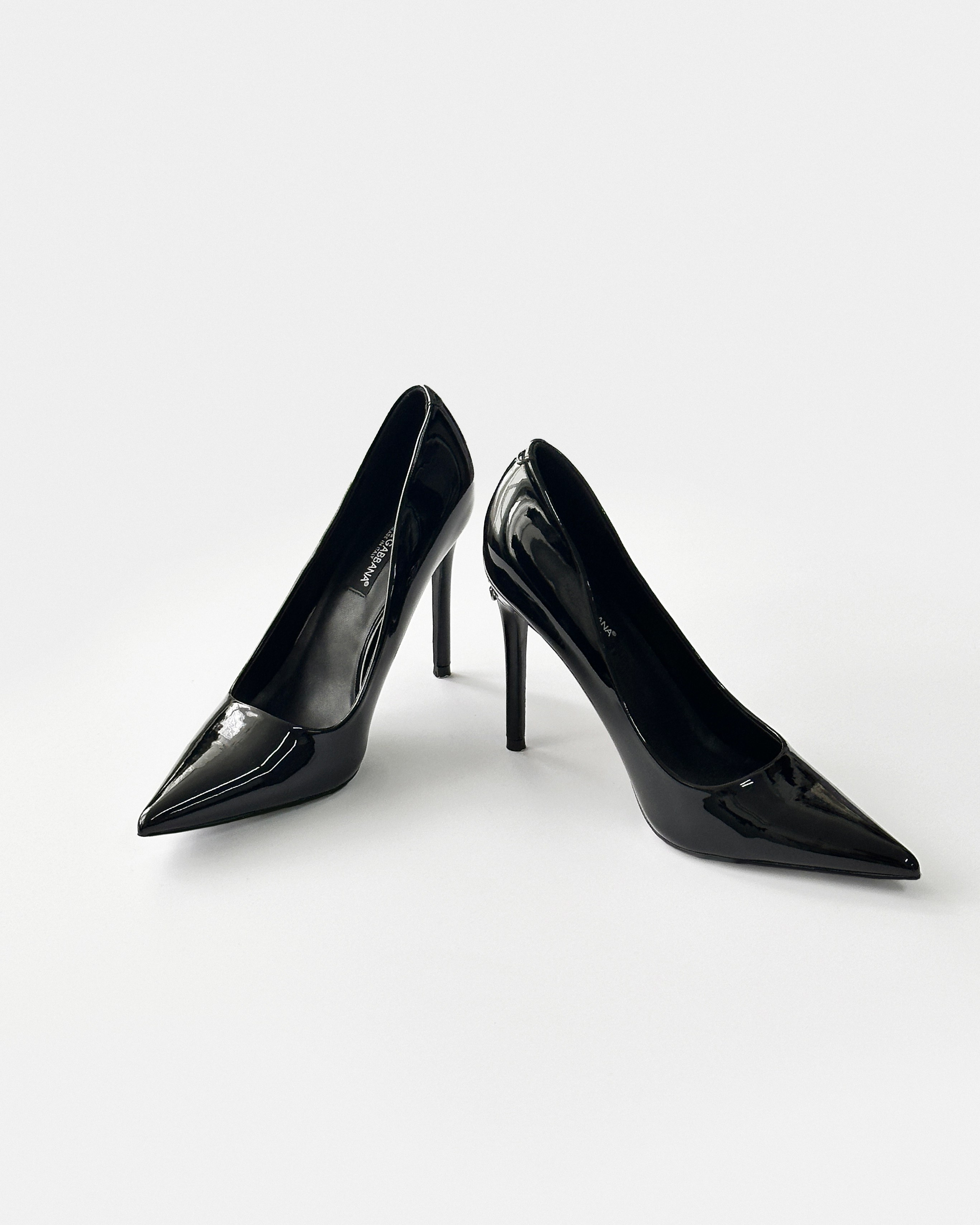 500 руб , 39 (25 - 25,5 cm)   | Залоговая стоимость - 5000 руб 