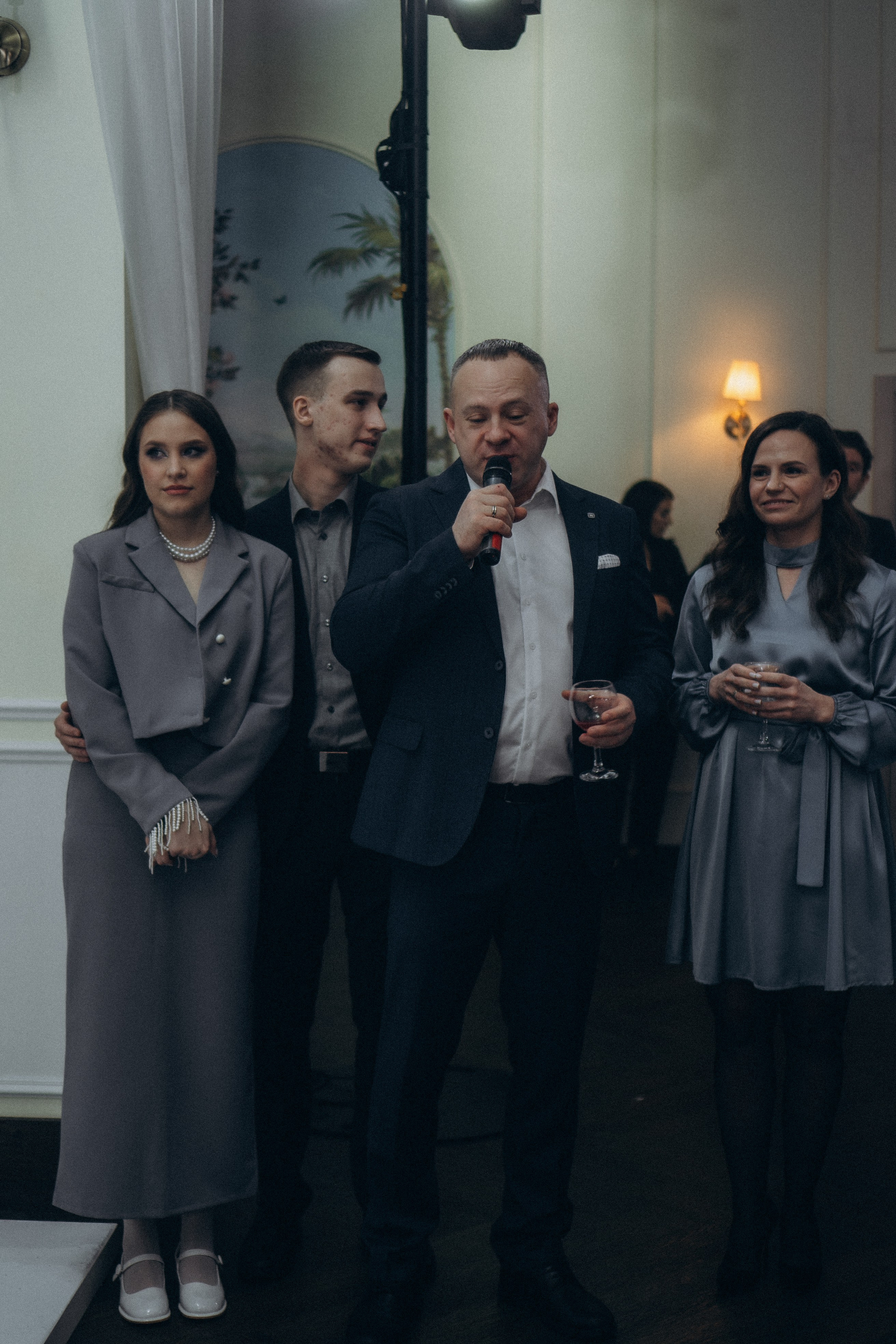 СВАДЕБНАЯ СЬЕМКА СБОРОВ В ОТЕЛЕ И ВЫЕЗД НА ЦЕРЕМОНИЮ (СНЯТО В СИБИРЕ В НИЖНЕВАРТОВСКЕ). Профессиональный фотограф, Санкт-Петербург — Виктория Богомолова