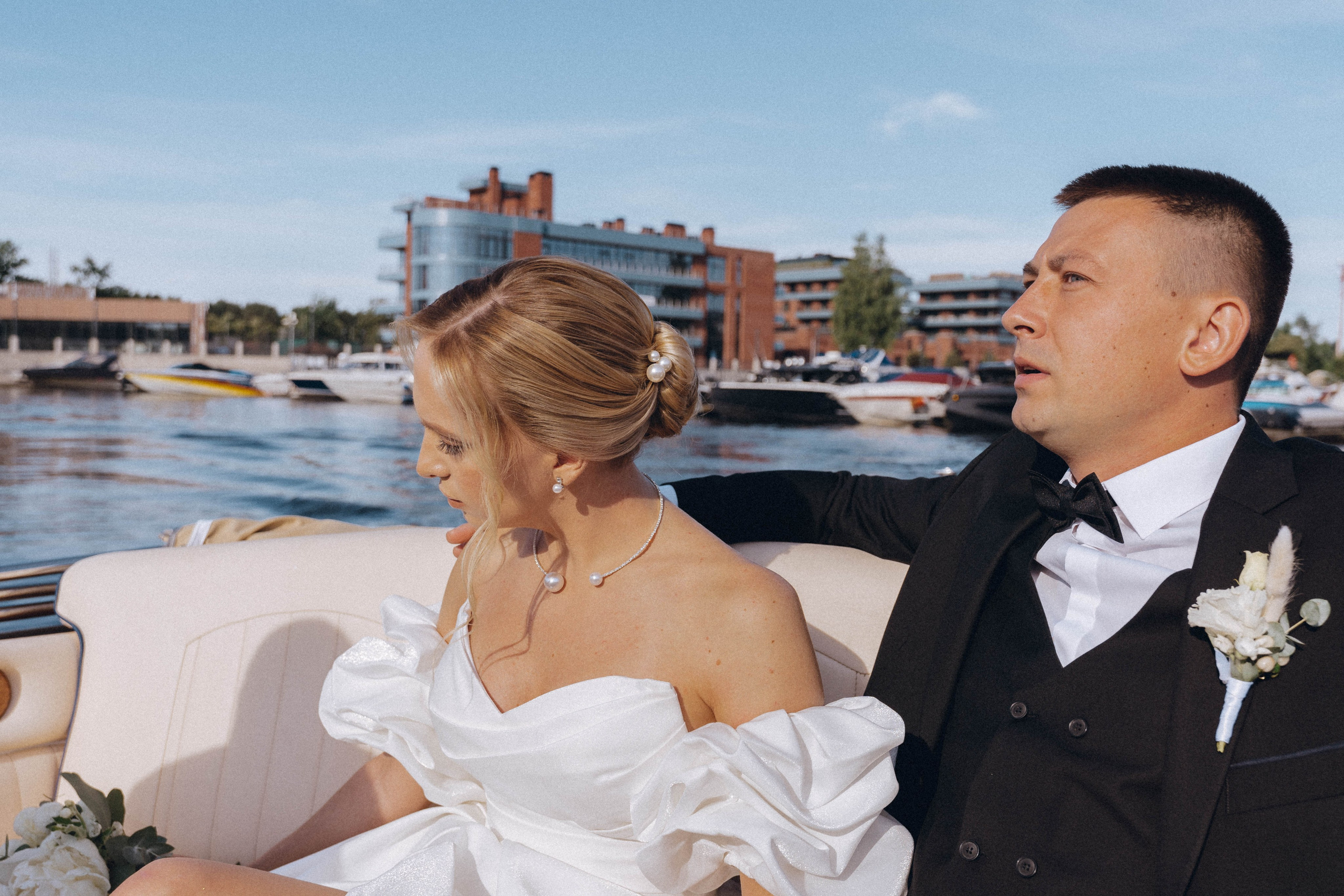 СВАДЕНБНАЯ СЬЕМКА НА КАТЕРЕ ПО КАНАЛАМ САНКТ-ПЕТЕРБУРГА И В АКВАТОРИИ НЕВЫ. Профессиональный фотограф, Санкт-Петербург — Виктория Богомолова