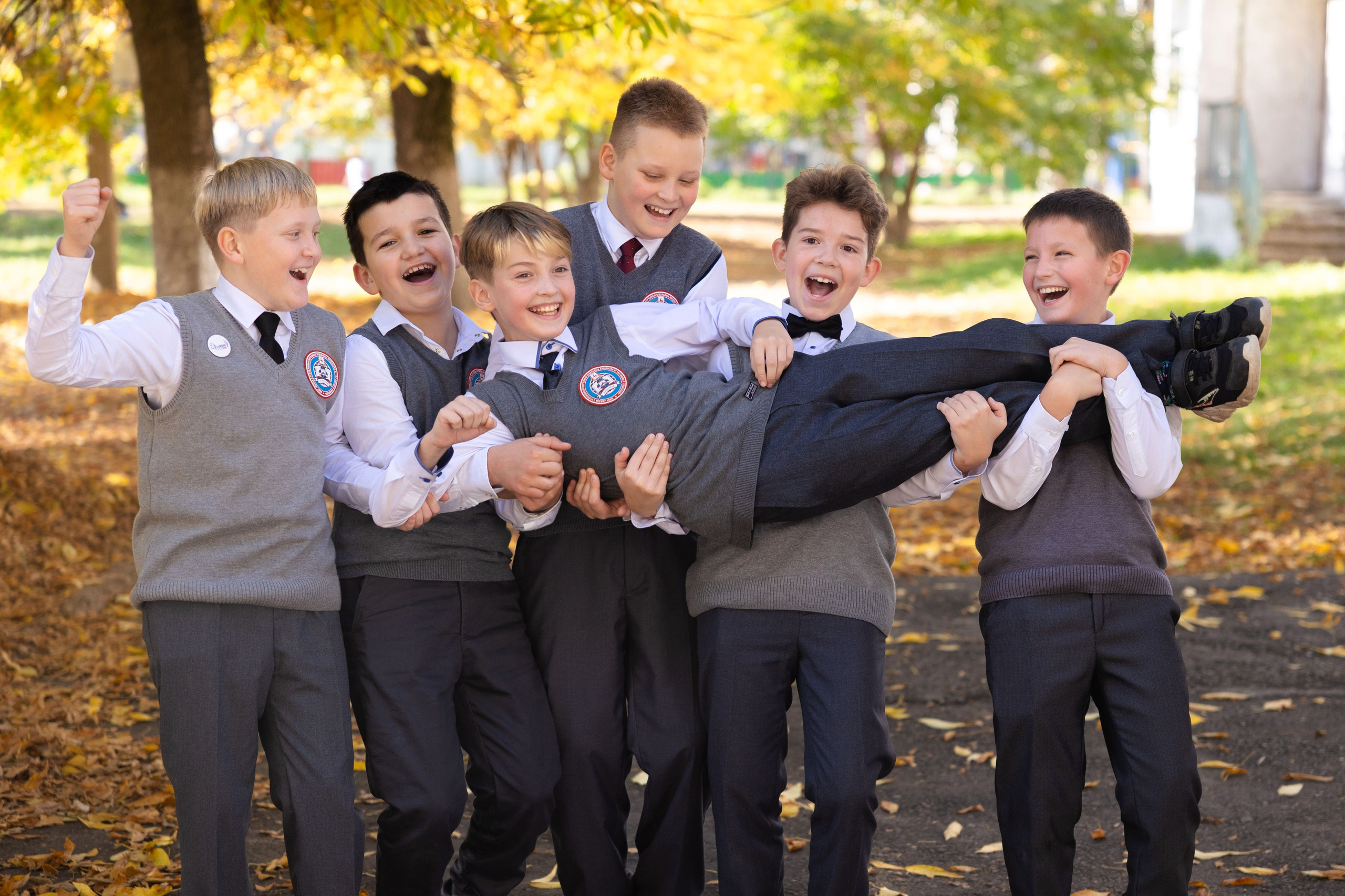 Школа это не только учеба. Это еще и дружба на всю жизнь!. Лапшина Юлия — школьный фотограф в Нижнем Новгороде. Выпускные альбомы