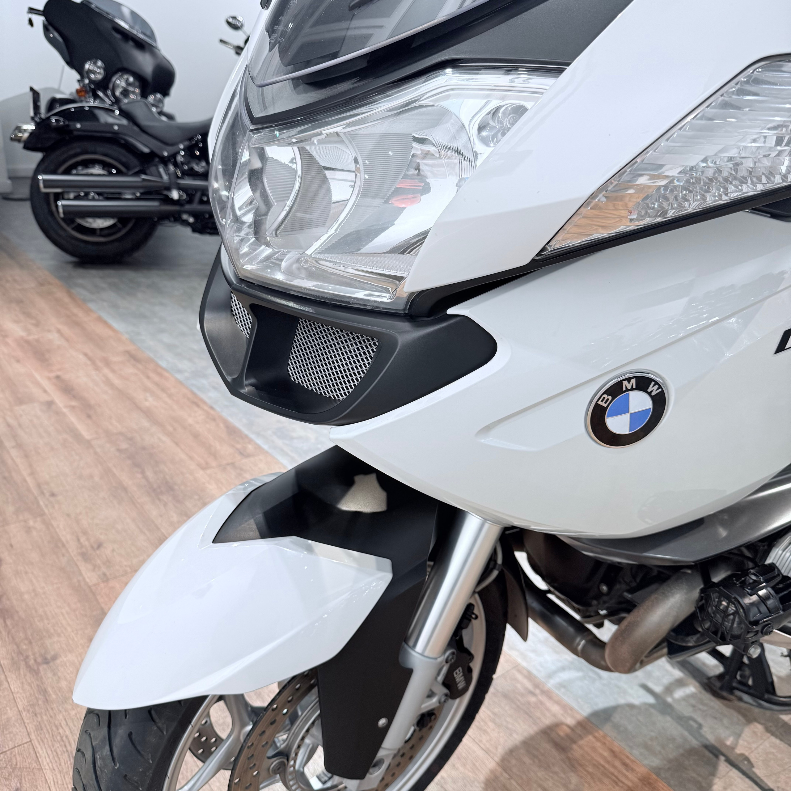 2011 ВМW R1200RТ Alpine White. Hello Davidson, Москва. Только хорошие мотоциклы…