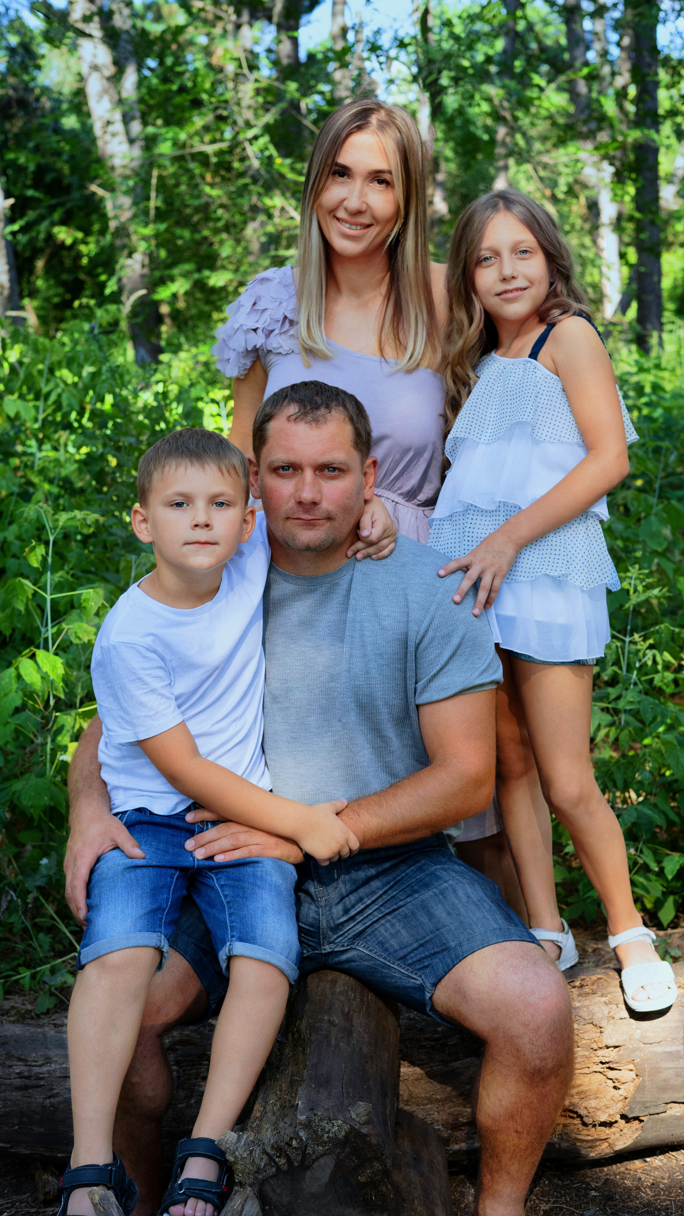 Семейная прогулка в лесу. Семейный и детский фотограф Ростов-на-Дону Кылосова Елена