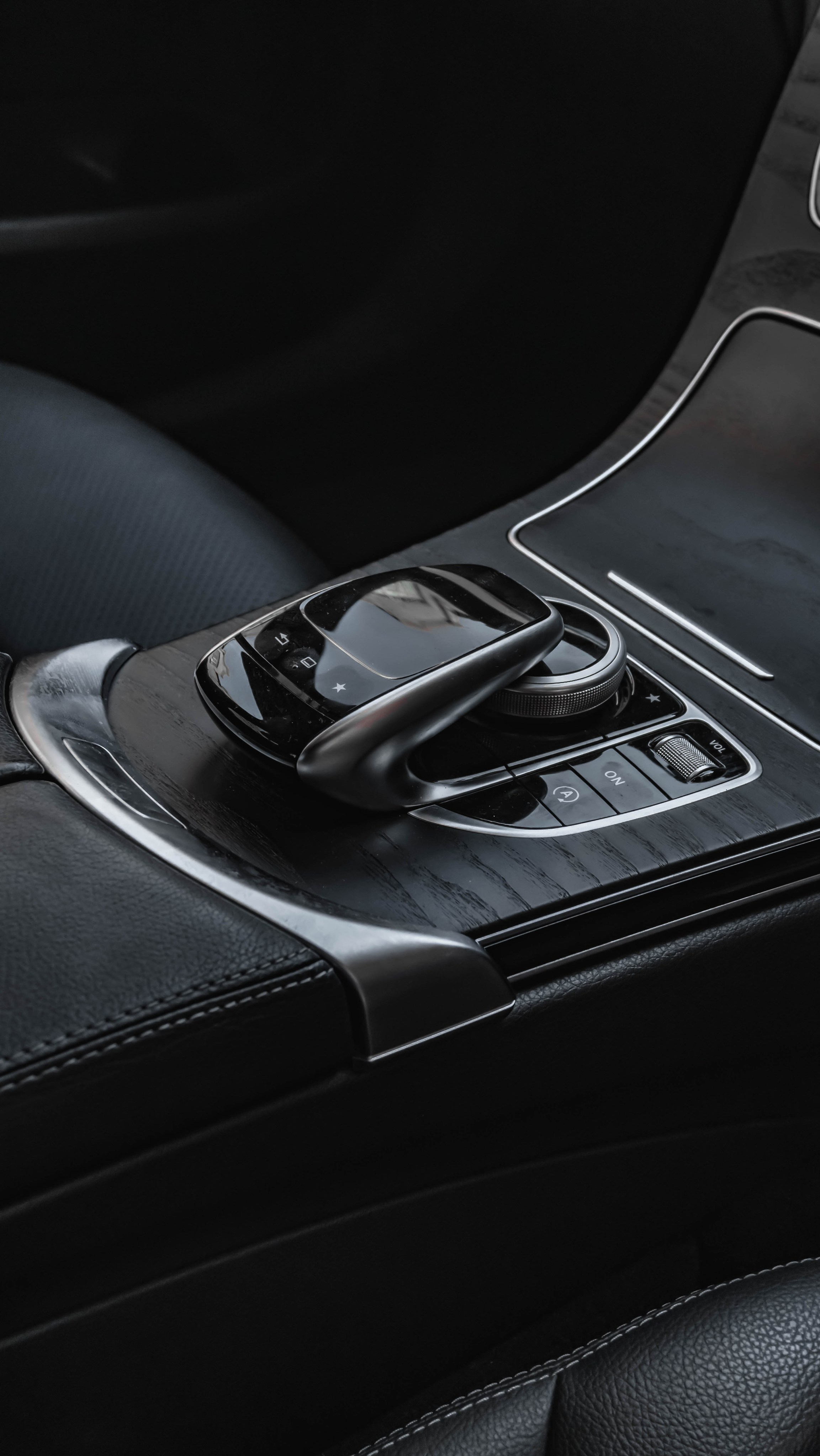 Mercedes-Benz C180. SHDEN — Photographer | Content Creator