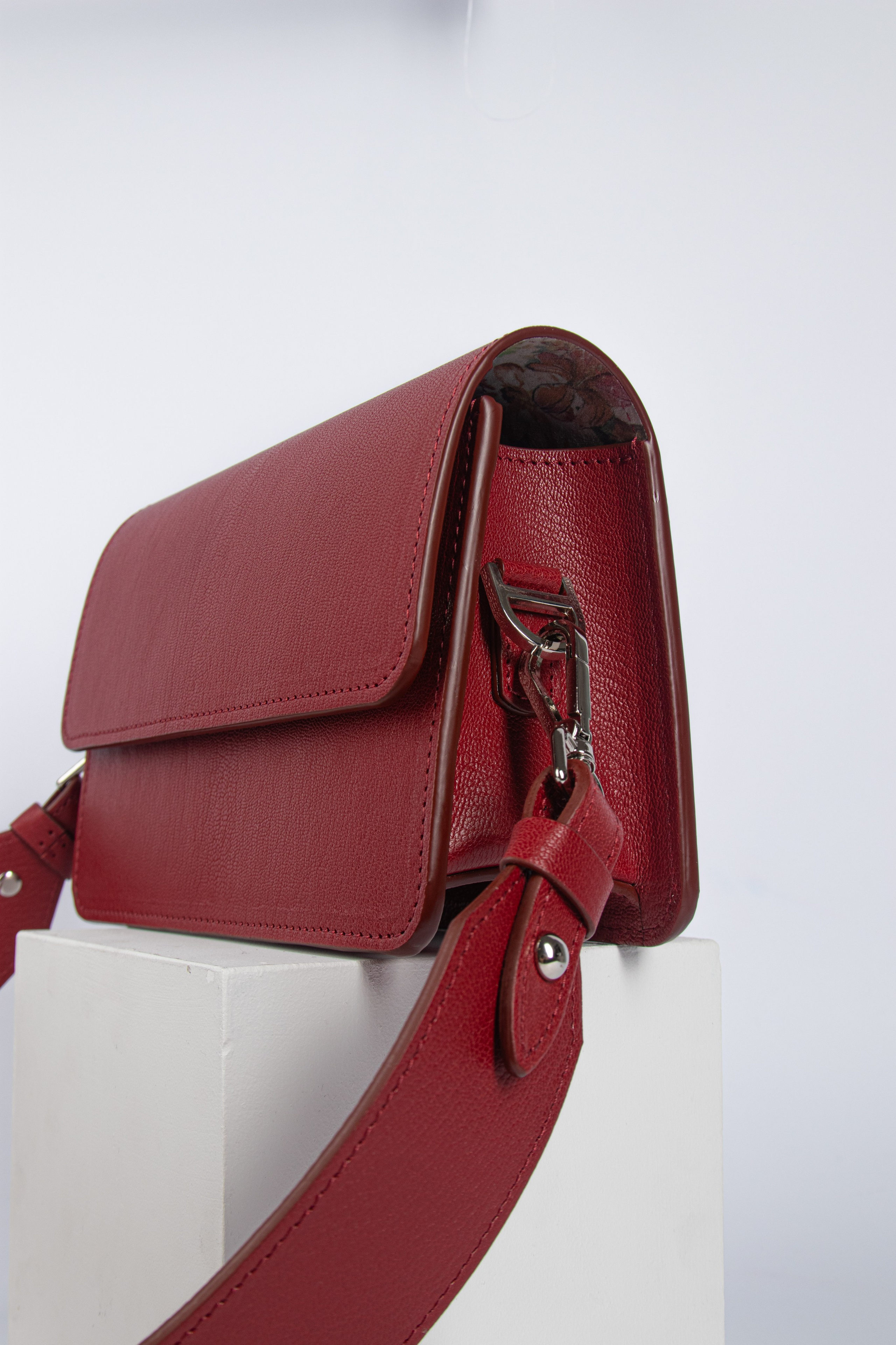 Каталог на белом фоне