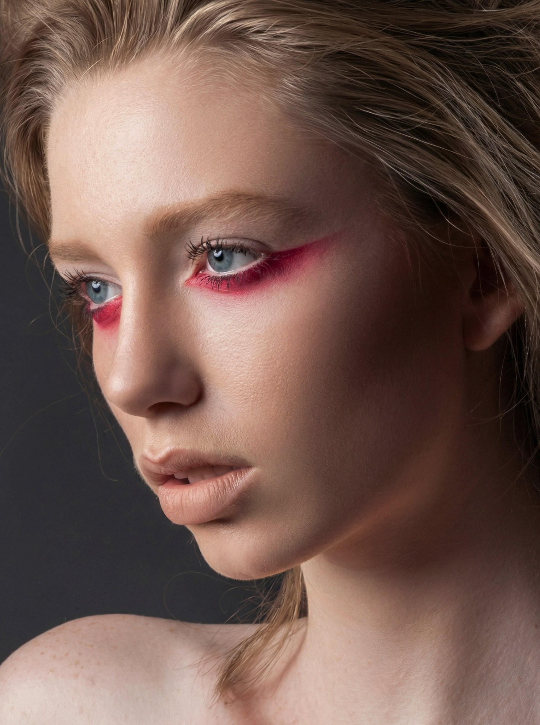 Сборник уроков «AI: ТВОРЧЕСКАЯ БАЗА». Фотохудожник Анна Гис