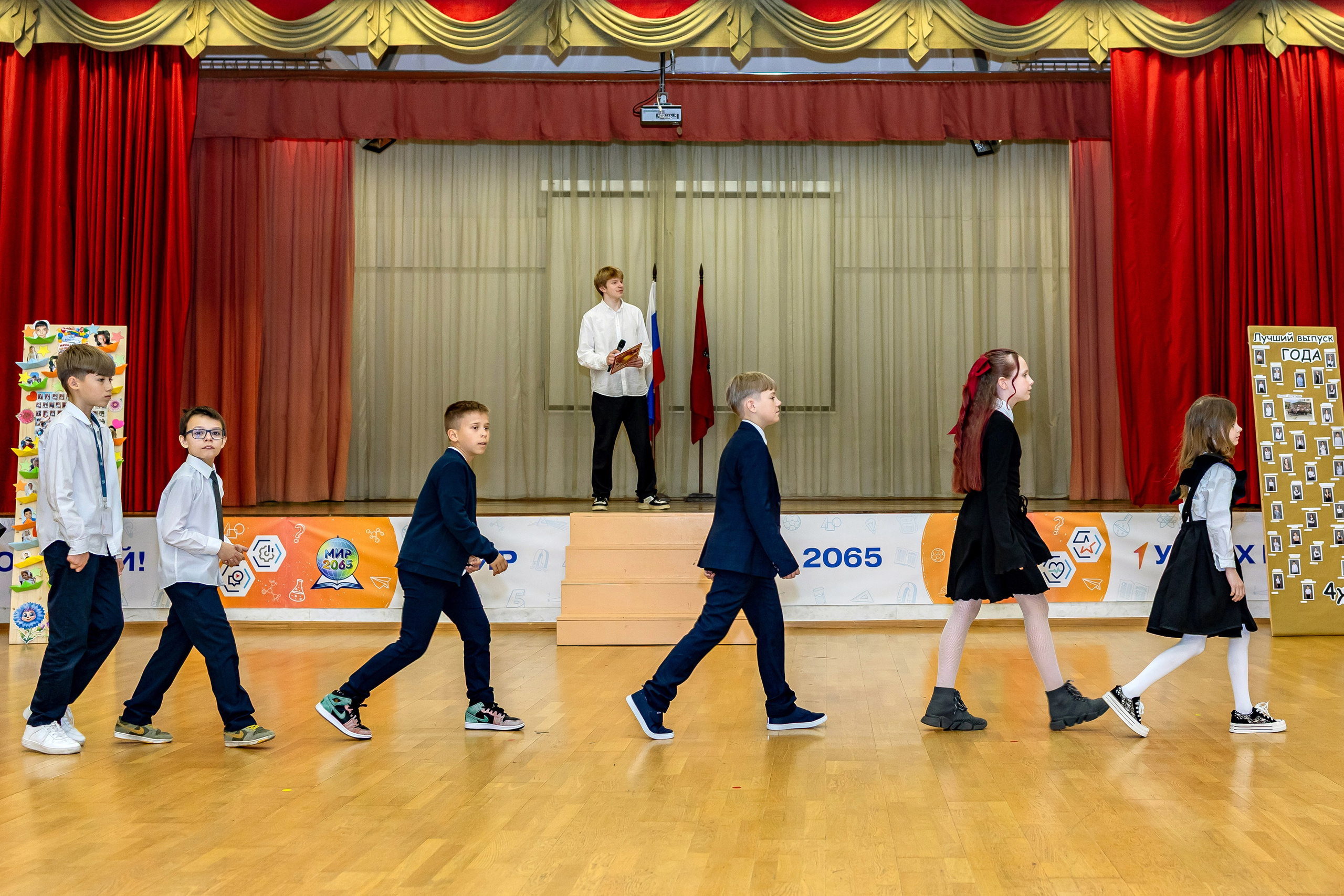 Выпускной праздник в начальной школе. Фотограф и видеограф Москва. Свадебный фотограф, видеограф. Выпускные альбомы. Оживающие альбомы