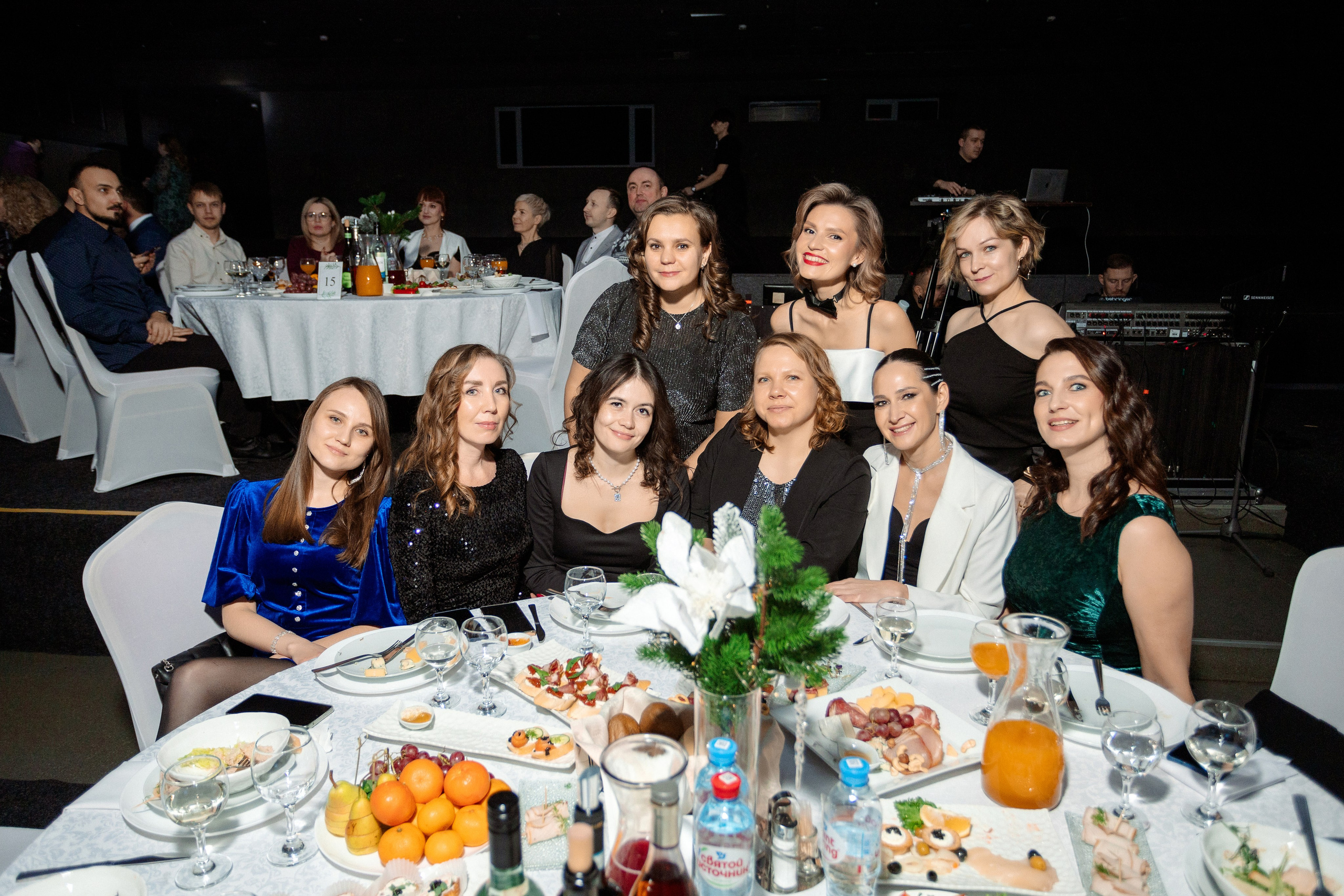 РЕПОРТАЖ: НОВЫЙ ГОД В ДК МЕТАЛЛУРГ. Профессиональный фотограф в Ижевске Леша Петров