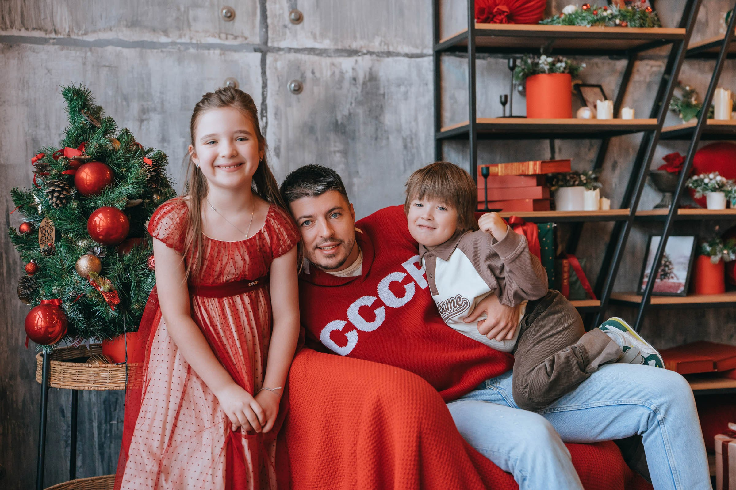 Студийная сьемка семьи «Новый 2026». Свадебный и Семейный фотограф в Санкт-Петербурге и Москве Иона Дидишвили