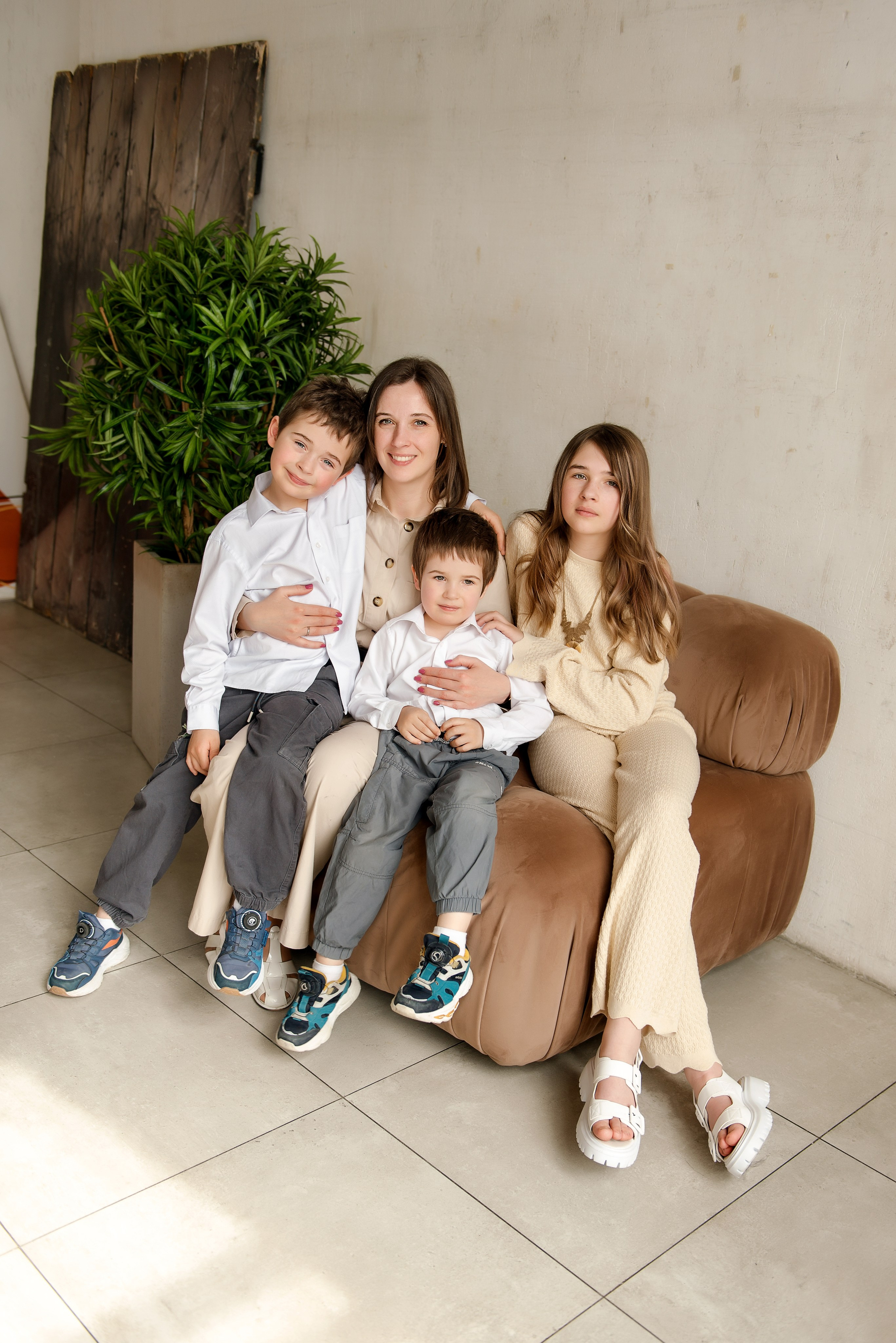 Семейная съёмка в студии. Детский фотограф в Долгопрудном и Москве