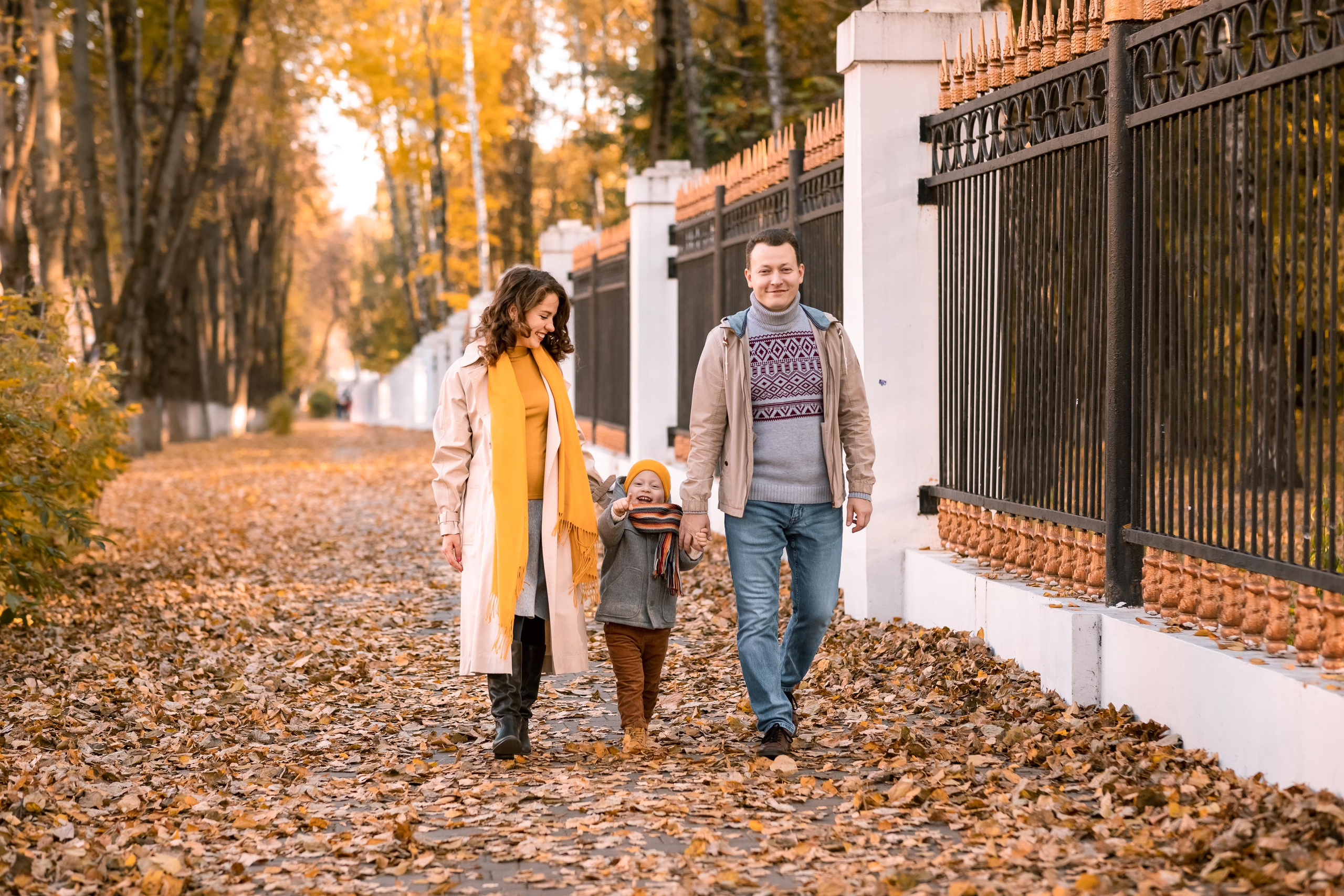Фотопрогулка для семьи Артема и Лизы. Женский семейный фотограф Тула Москва Захарова Анна