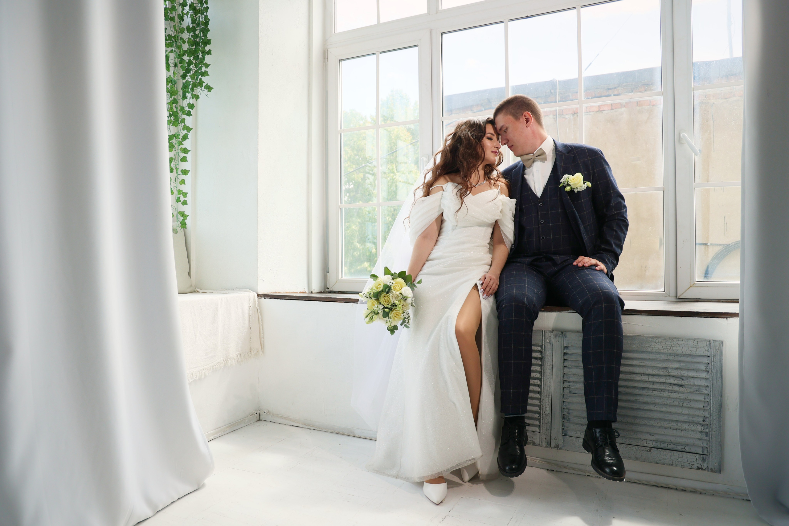 Свадебная фотосессия в студии «ЧеБэ» Самара. Свадебный видеограф и свадебный фотограф в Самаре Олег Слеб