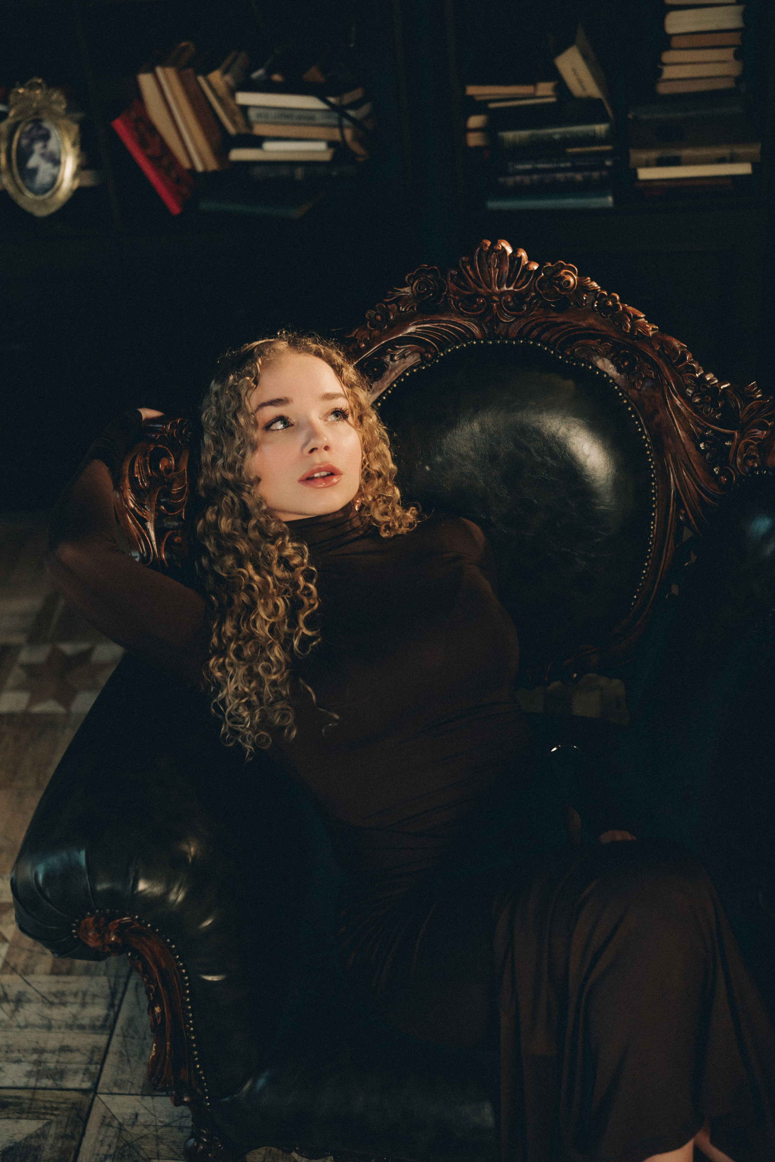 Леся | фотосессия в старинном особняке. Портретный фотограф Москва