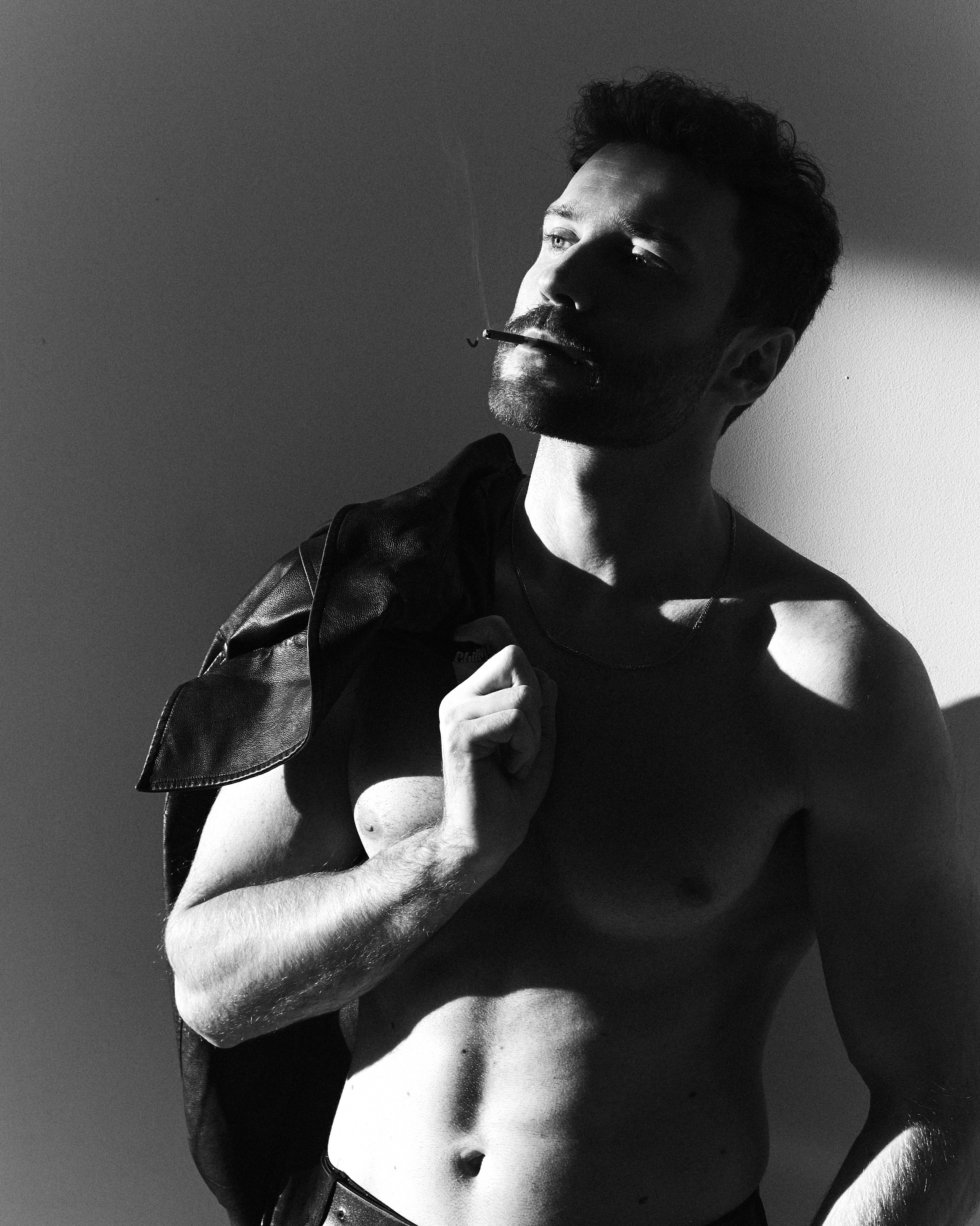 Michael. Фэшн-фотография и портреты в Владивостоке. Превращаю съёмку в повествование — создаю образы с сюжетом, которые остаются в памяти