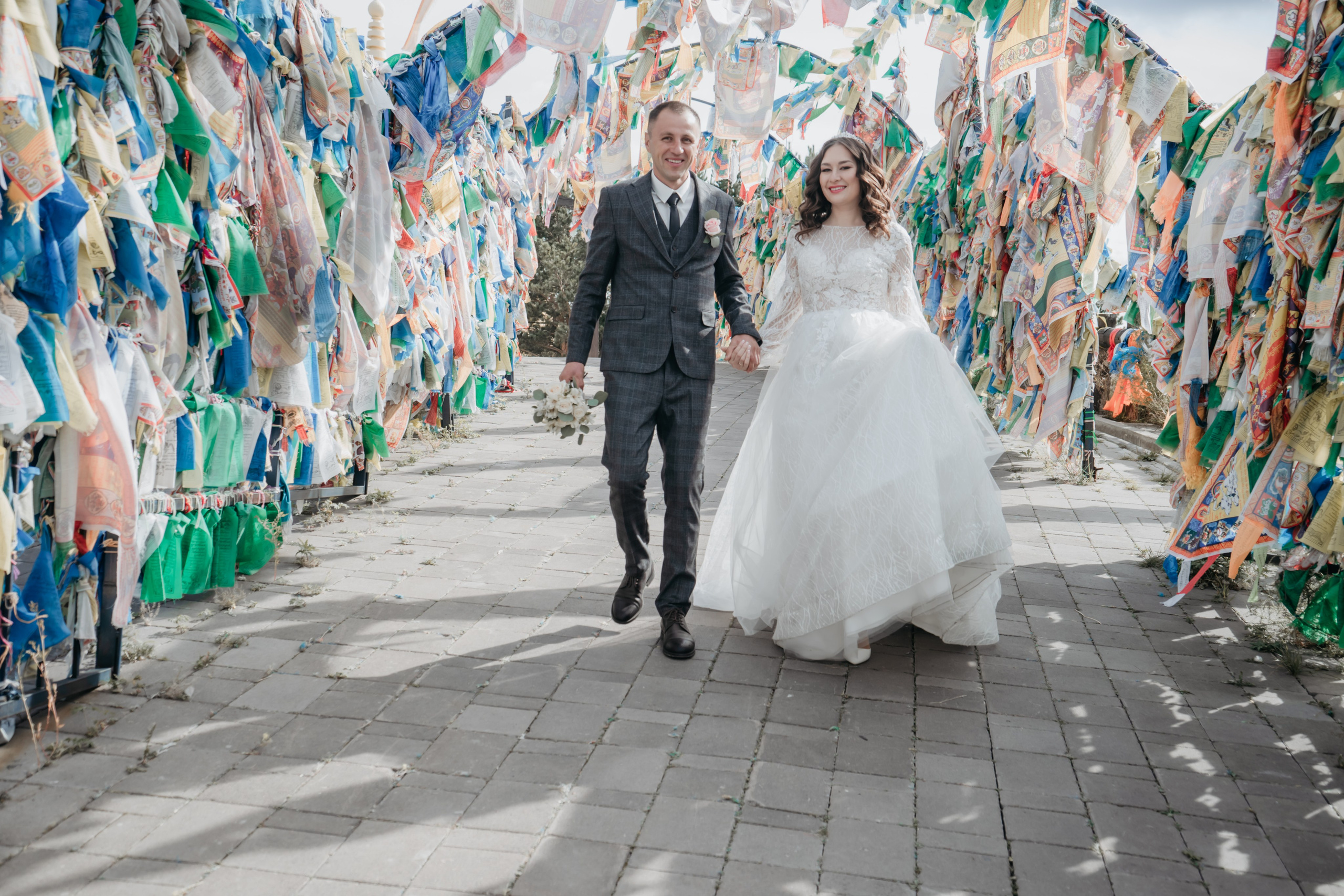 Свадебный фотографии с прогулки в окрестностях Улан-Удэ. Фотограф в Улан-Удэ. Свадебный фотограф в Улан-Удэ