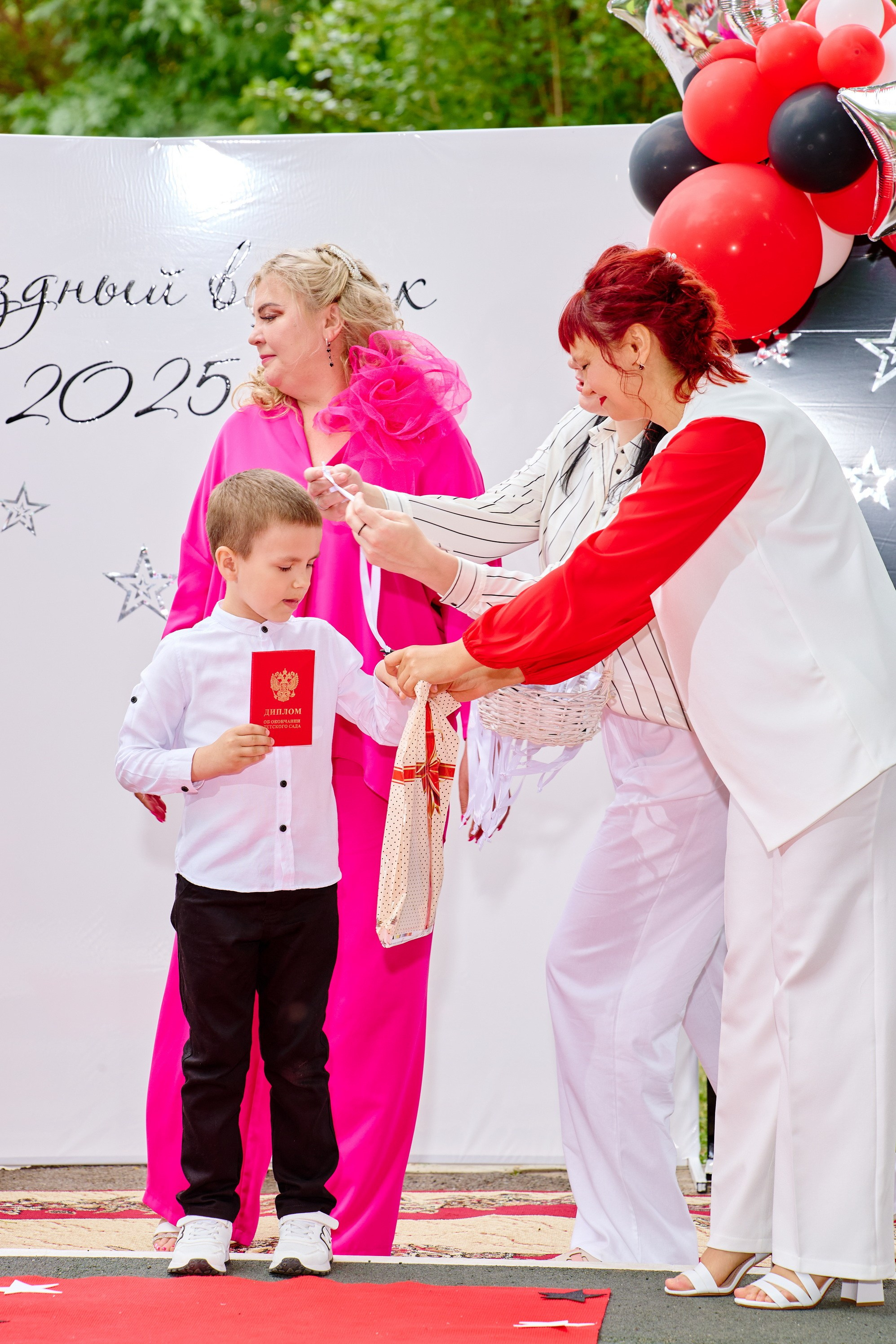 Выпускной 45 сад. Фотограф Выпускные альбомы Таганрог Сергей Коробченко