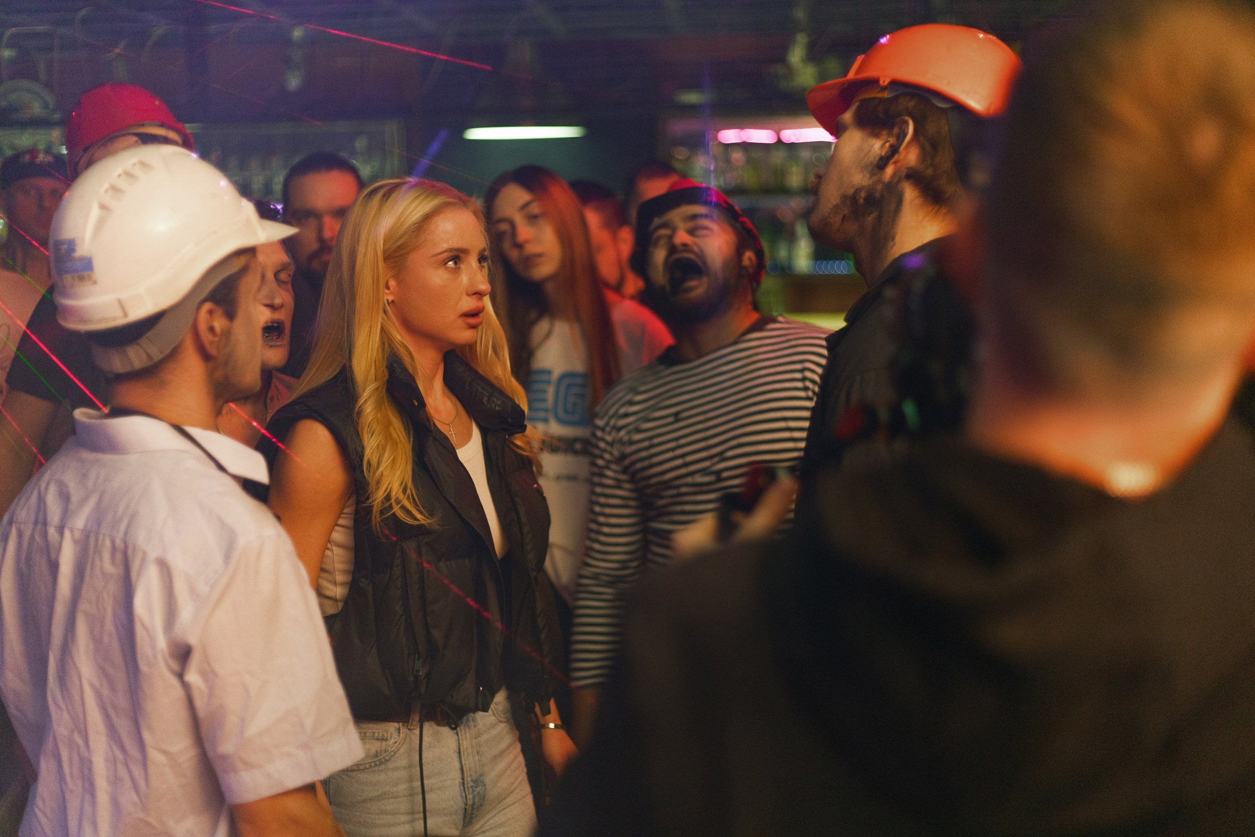 Бэкстейдж со съёмок фильма «Третья смена». Фотограф Александр Закадычный | Таганрог