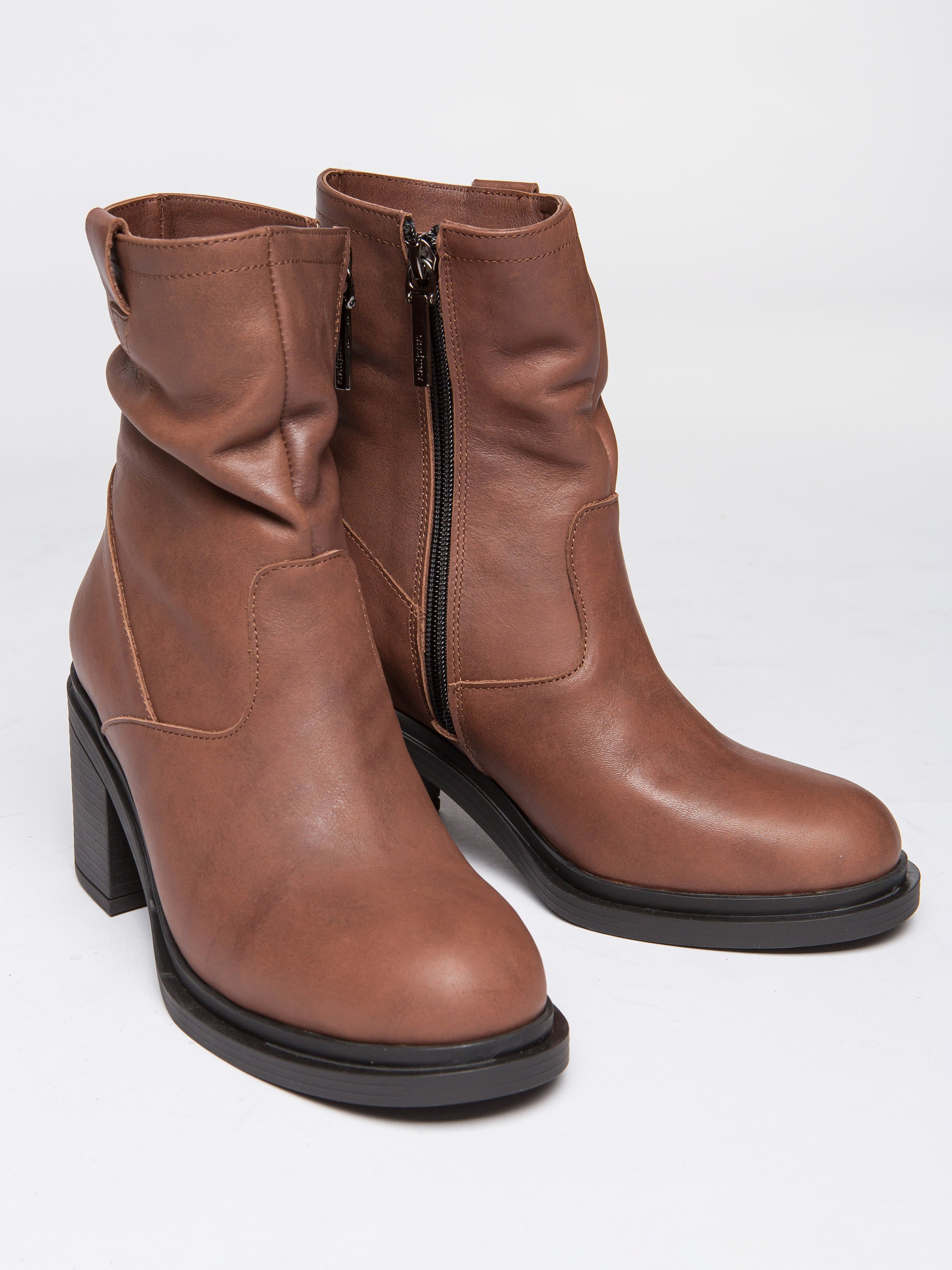 Обувь на модели. Фотограф Мария Кольцова