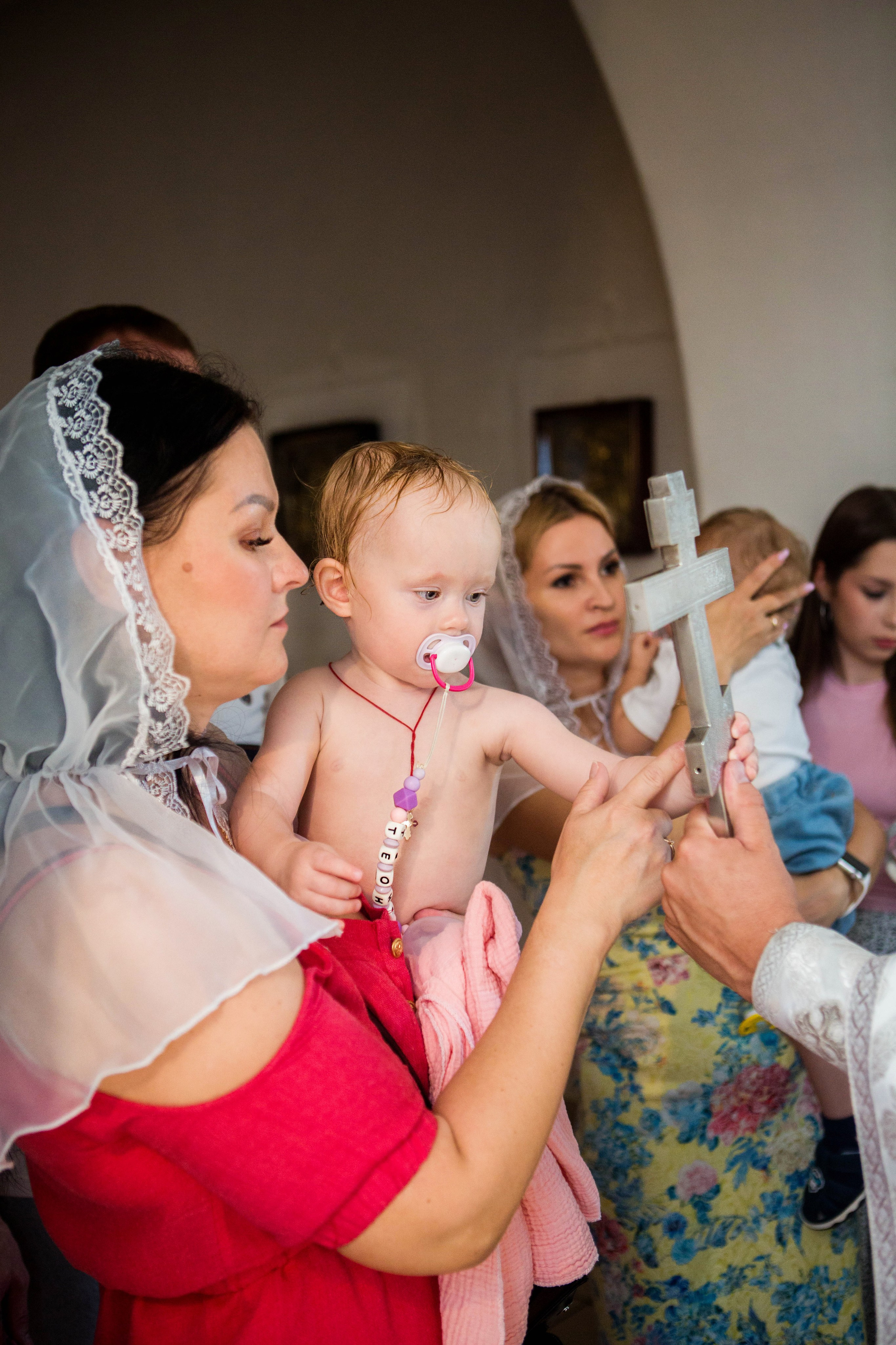 Крещение Феоны. Храм Воскресения Христова (Памирская). Свадебный семейный и детский фотограф в Краснодаре Карина Федоровская