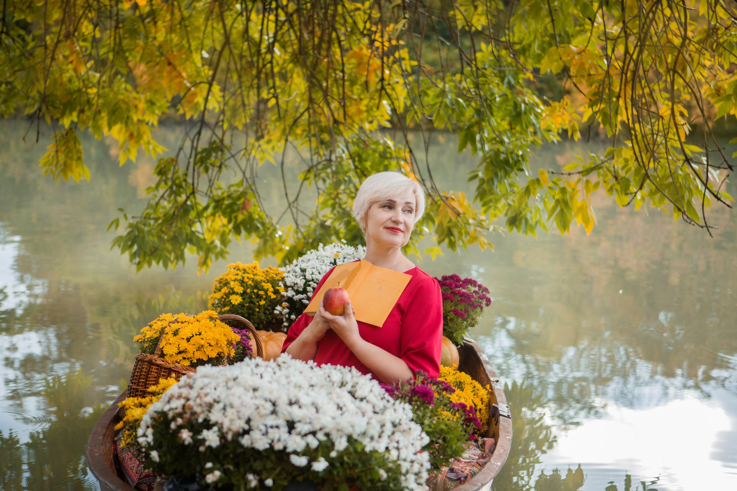 Лодка хризантем (осень). Свадебный семейный и детский фотограф в Краснодаре Карина Федоровская