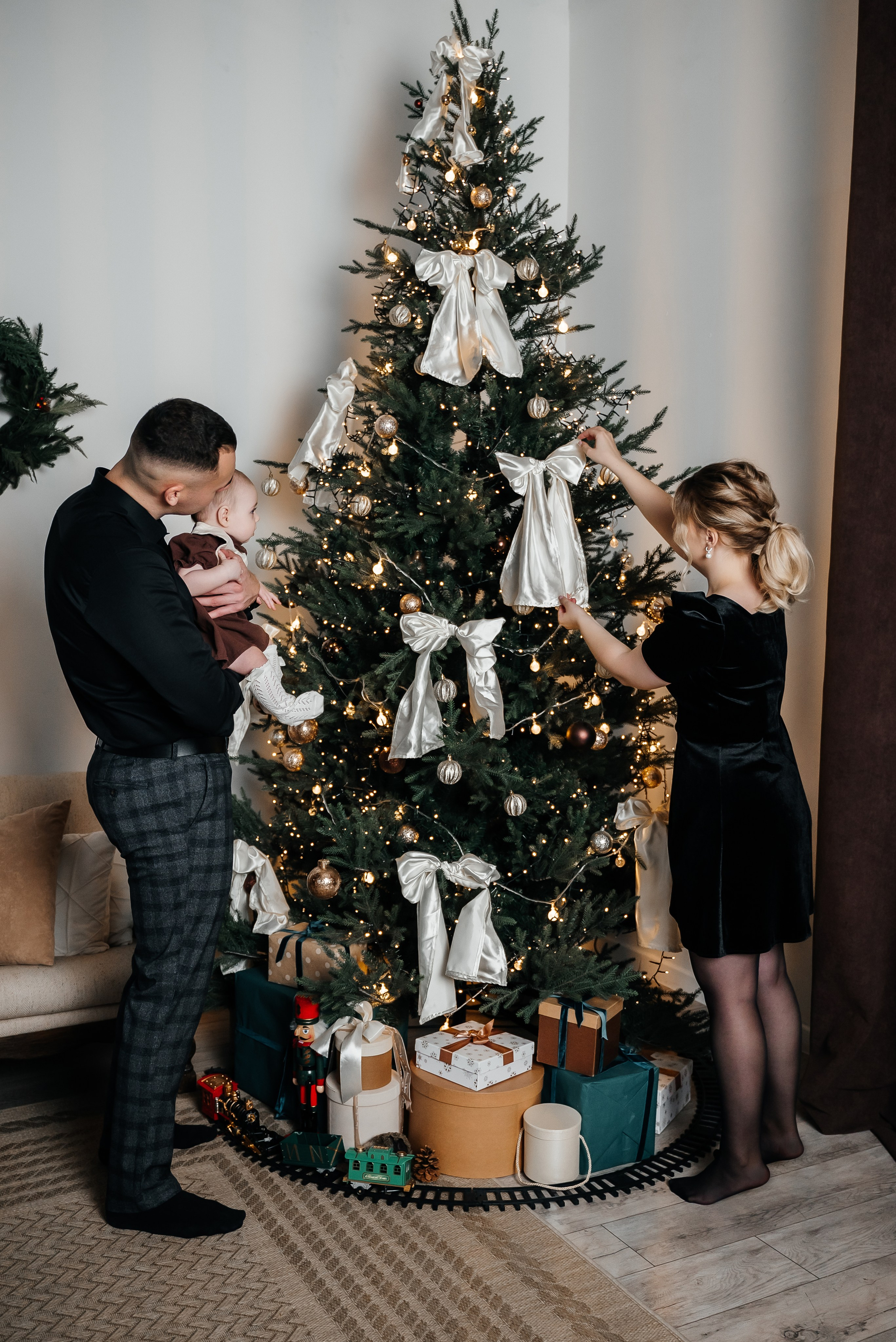 Мама, папа и маленькая принцесса (студия Молоко, зал Милена). Фотограф в Дзержинске Наташа Баева