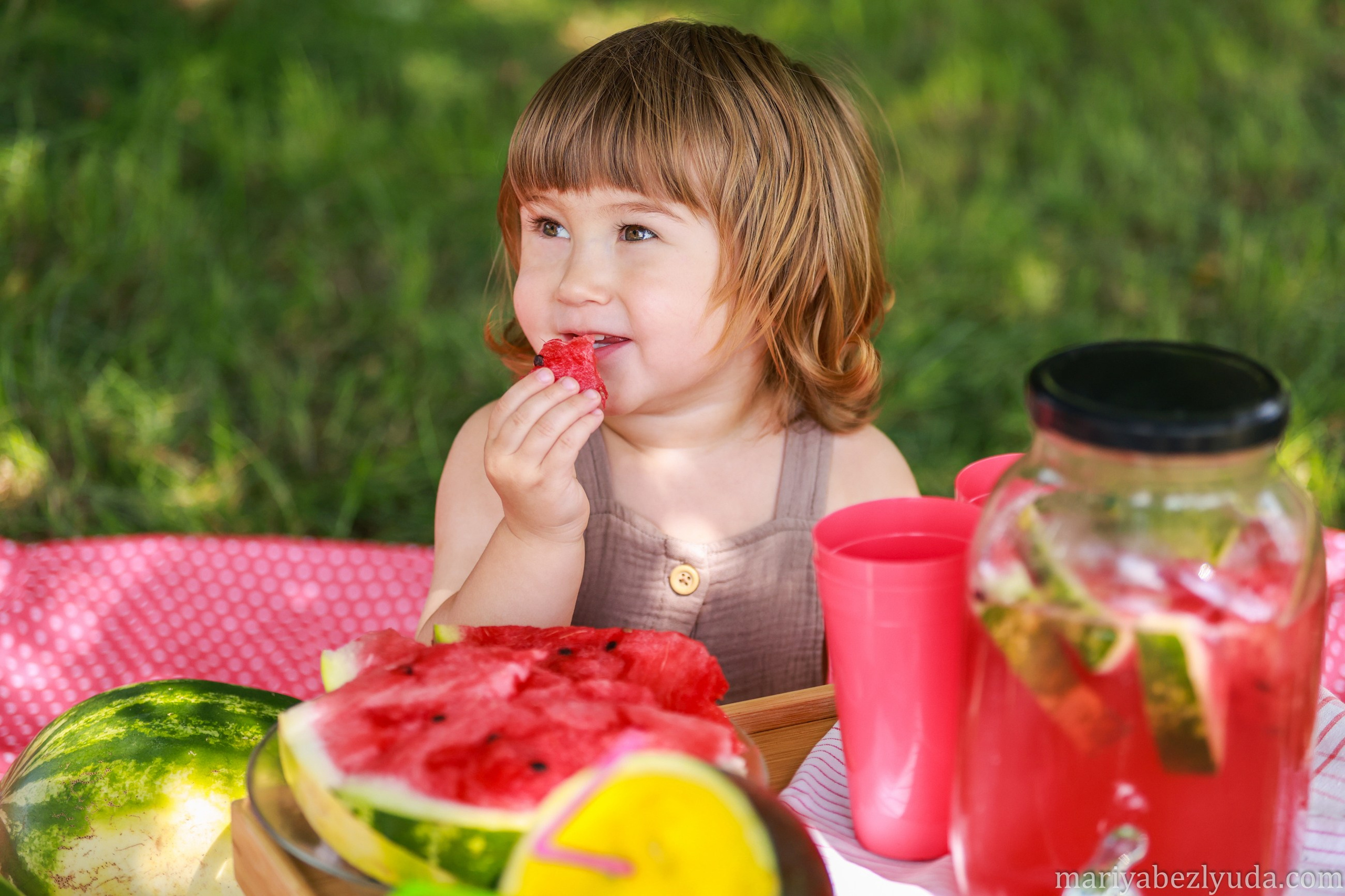 Фотосессия с арбузами, пикник с арбузами, фотосессия ребёнка с арбузами, арбузный лимонад. Семейный и детский фотограф в Москве Мария Быкова