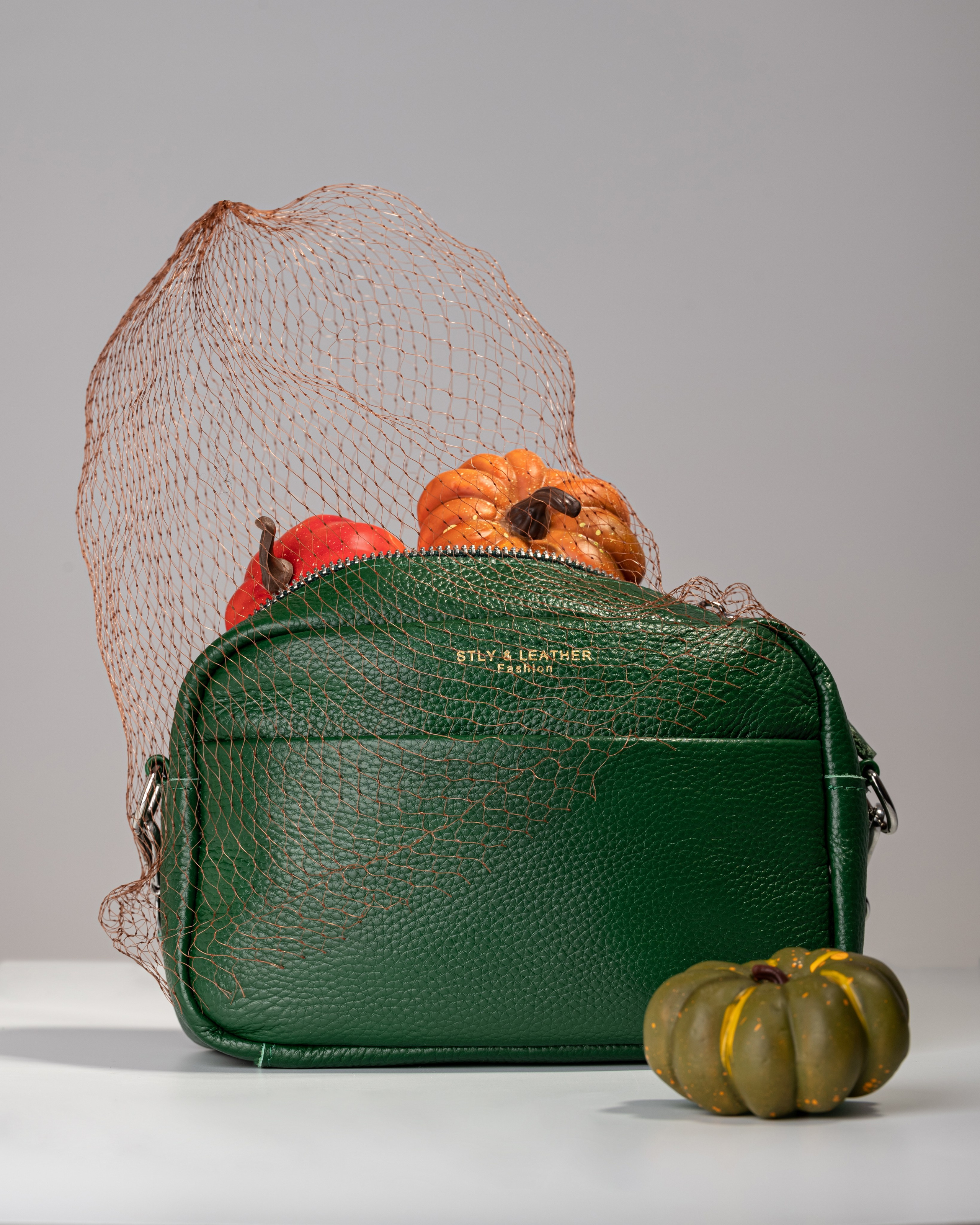 Имиджевое фото сумки для карточки маркетплейса в Ростове