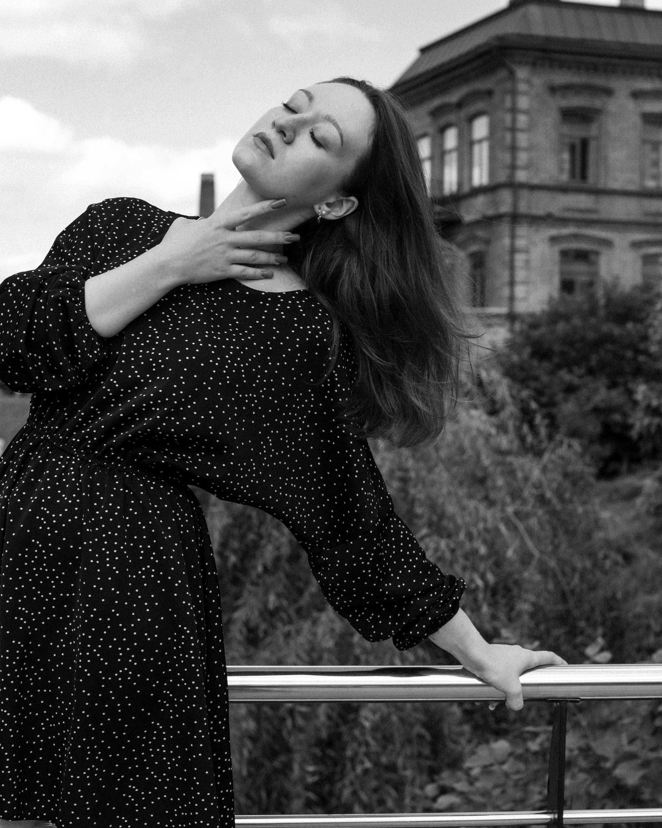 Настя. Женский фотограф. Создатель украшений ручной работы. Модель