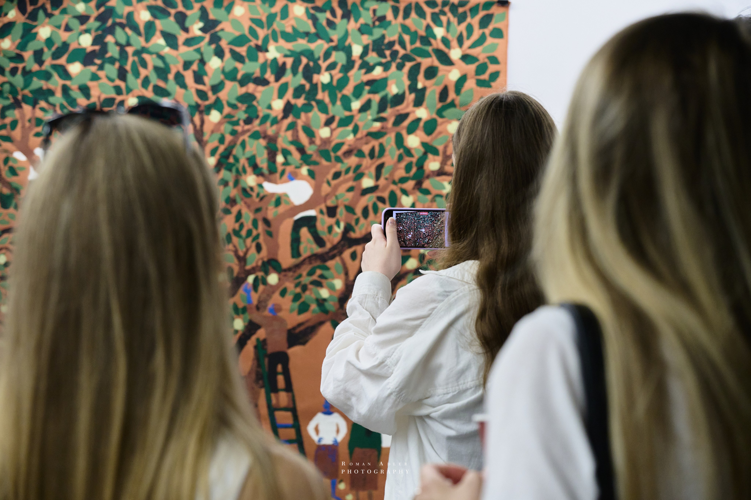 «Летние хроники» в международной галерее Redgallery. Фотограф Роман Адлер