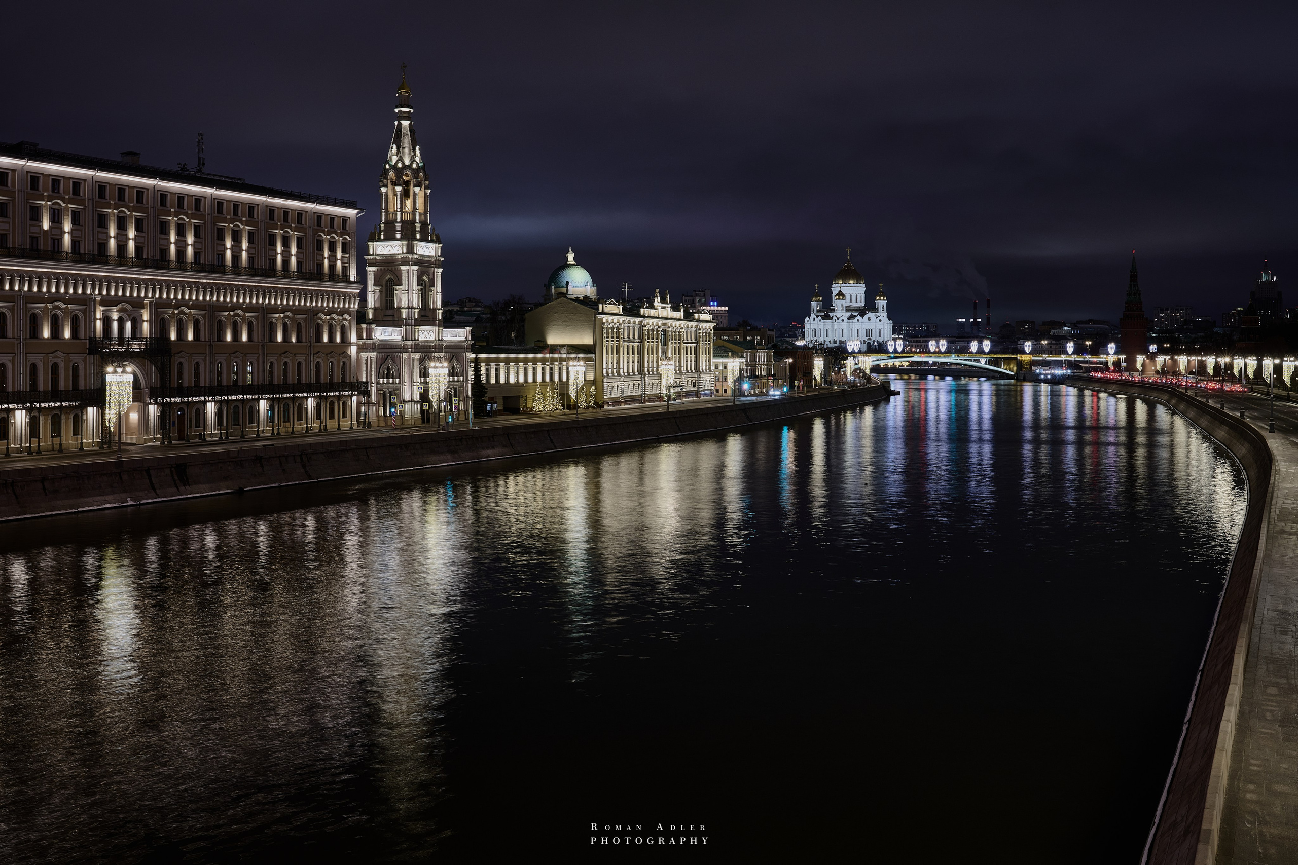 Новогодняя ночная Москва 2025. Фотограф Роман Адлер