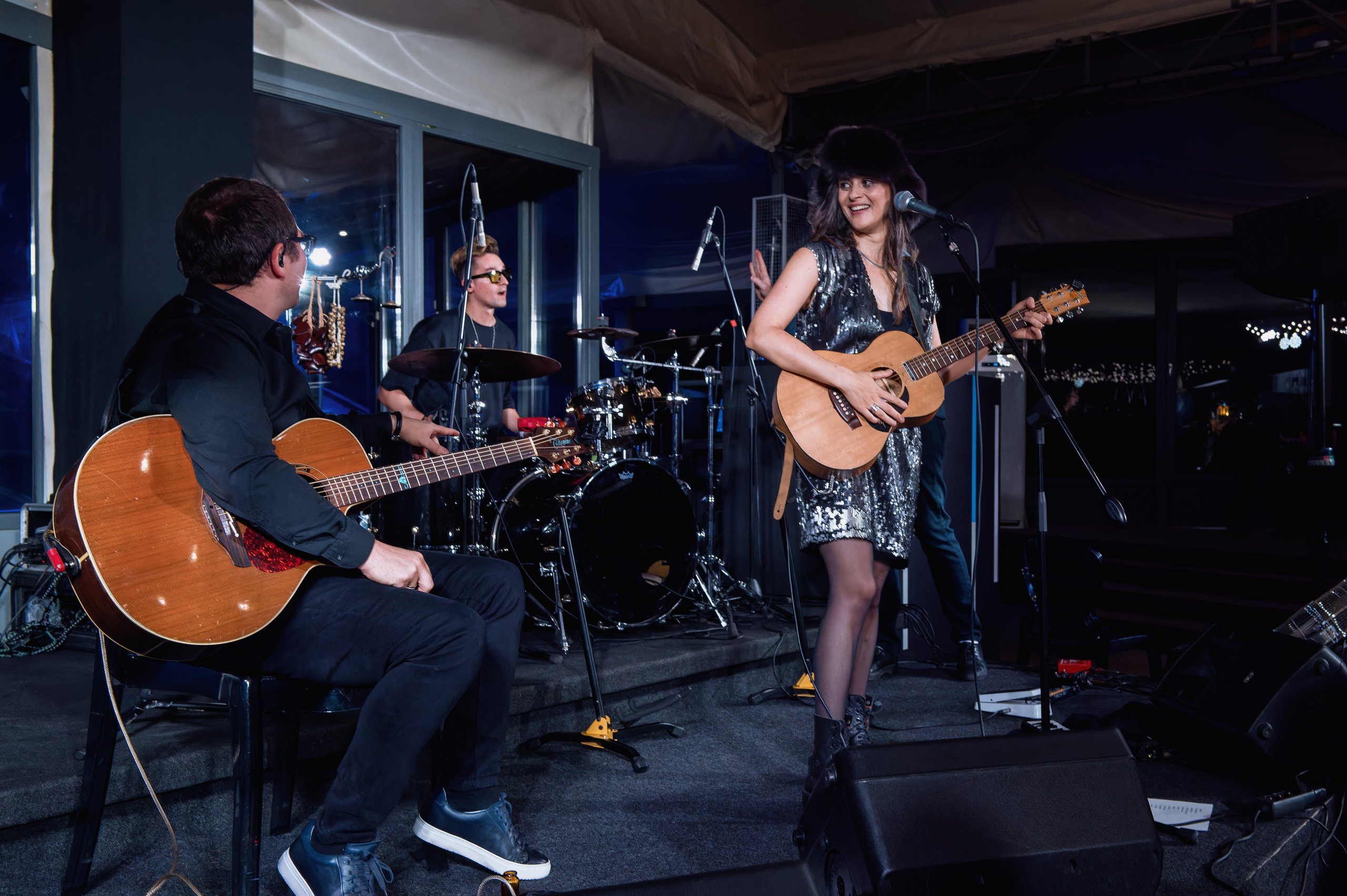 Женя Любич — концерт 3 сентября 2023 года на крыше Omega RoofTop. Сайт фотографа Сергея Абрамова