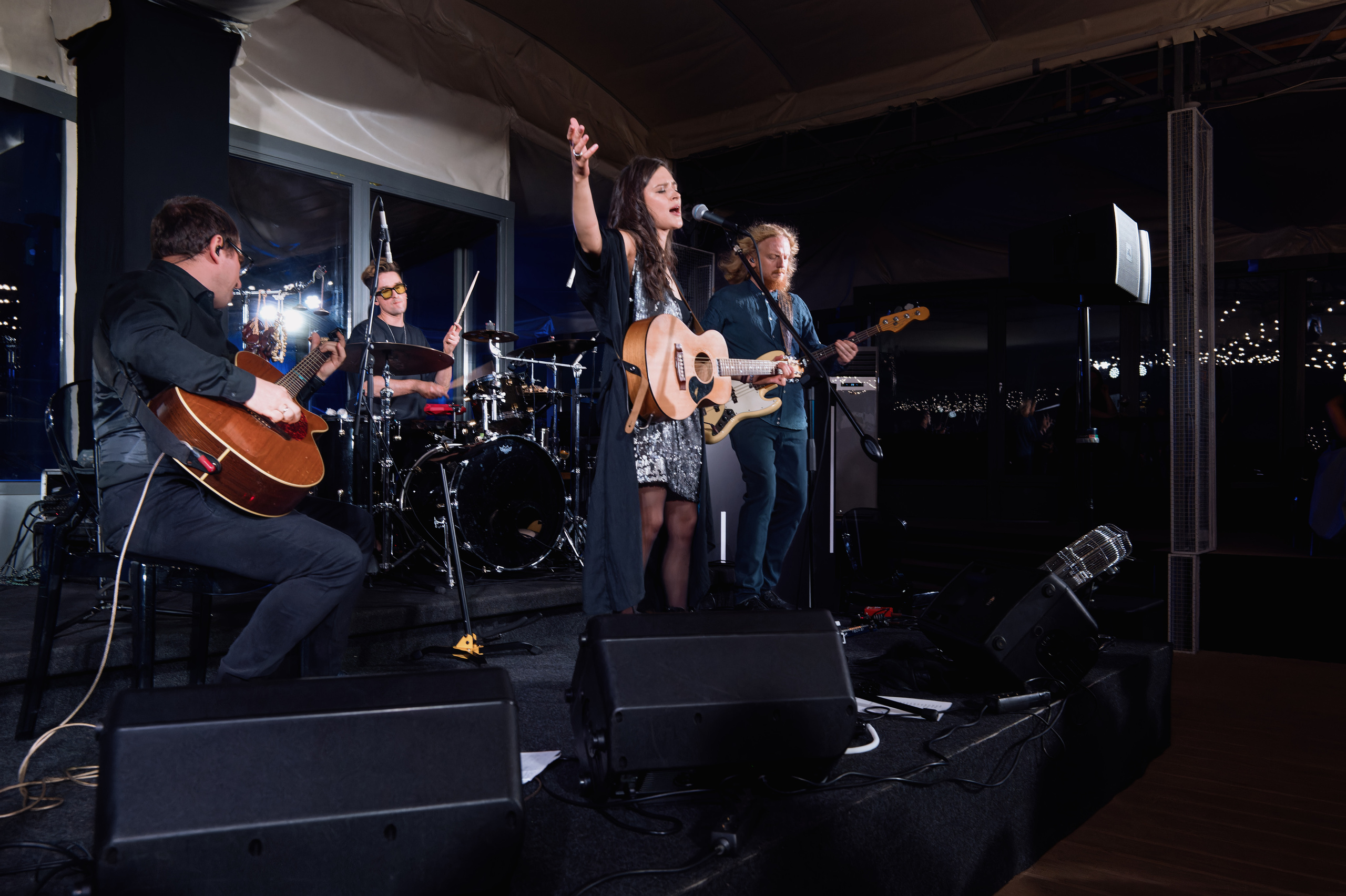 Женя Любич — концерт 3 сентября 2023 года на крыше Omega RoofTop. Сайт фотографа Сергея Абрамова