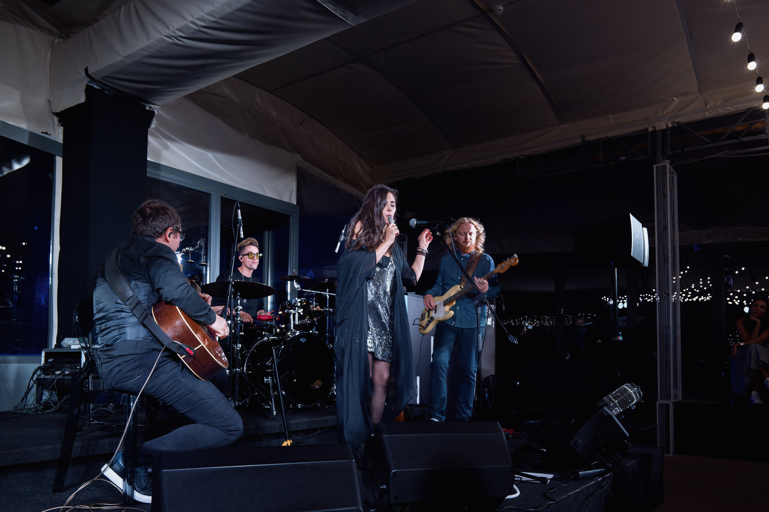 Женя Любич — концерт 3 сентября 2023 года на крыше Omega RoofTop. Сайт фотографа Сергея Абрамова