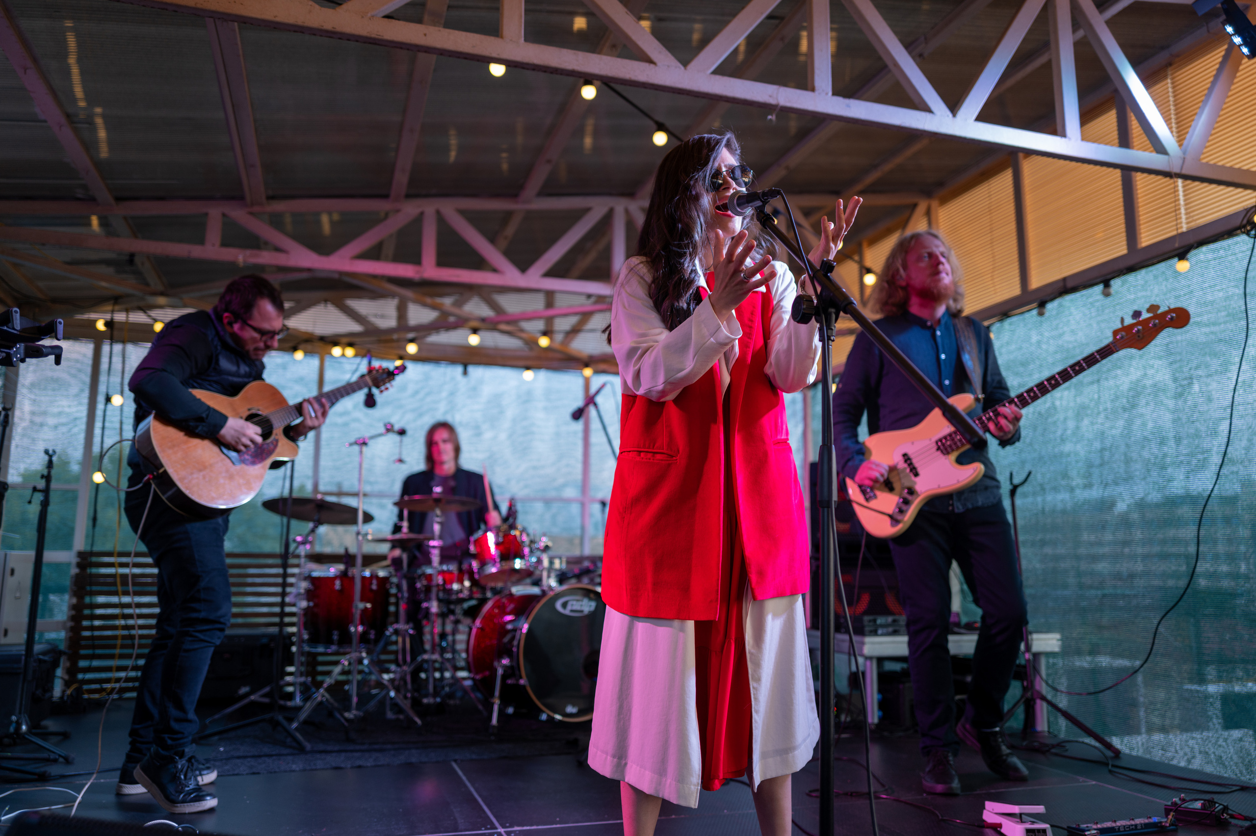 Женя Любич — концерт на крыше дизайн-завода «Флакон». Сайт фотографа Сергея Абрамова