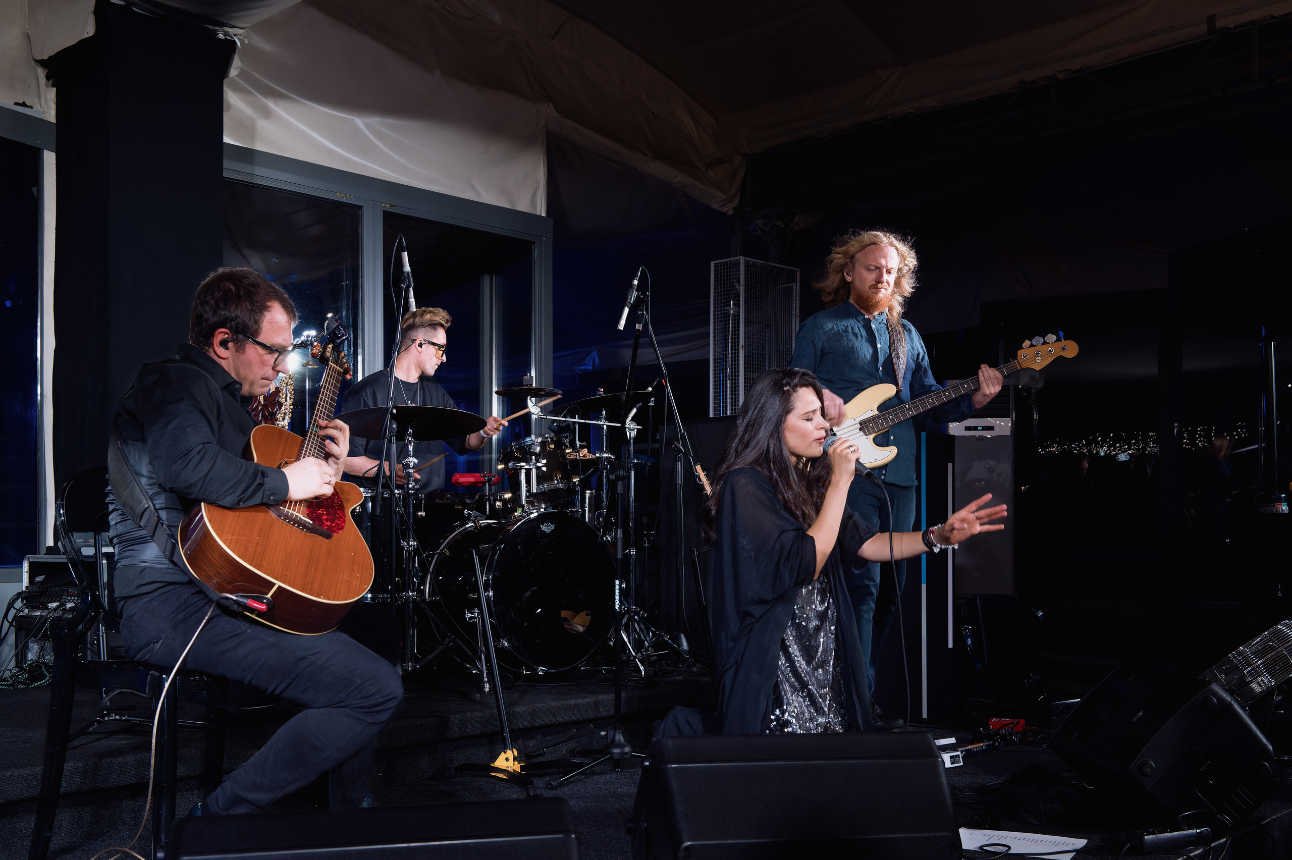 Женя Любич — концерт 3 сентября 2023 года на крыше Omega RoofTop. Сайт фотографа Сергея Абрамова