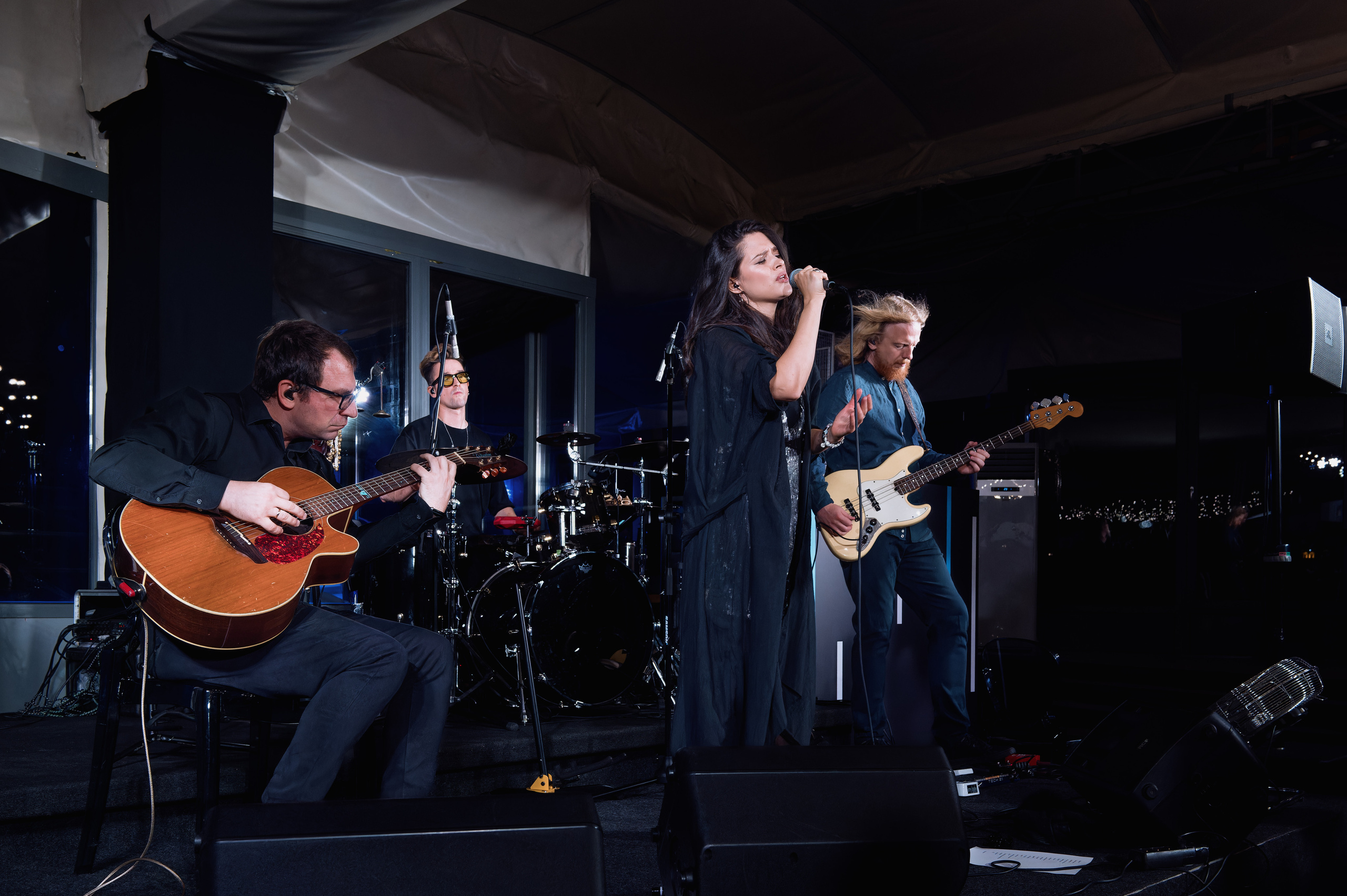 Женя Любич — концерт 3 сентября 2023 года на крыше Omega RoofTop. Сайт фотографа Сергея Абрамова