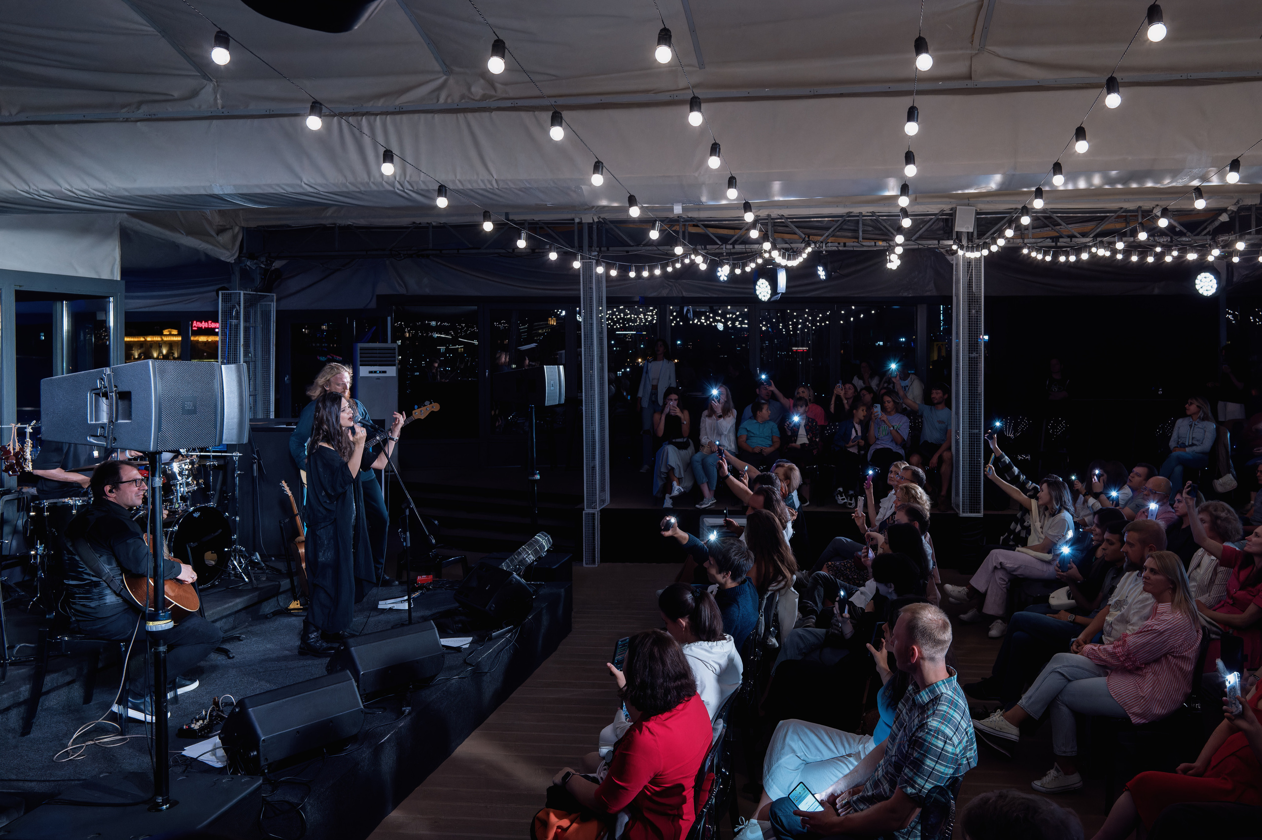 Женя Любич — концерт 3 сентября 2023 года на крыше Omega RoofTop. Сайт фотографа Сергея Абрамова