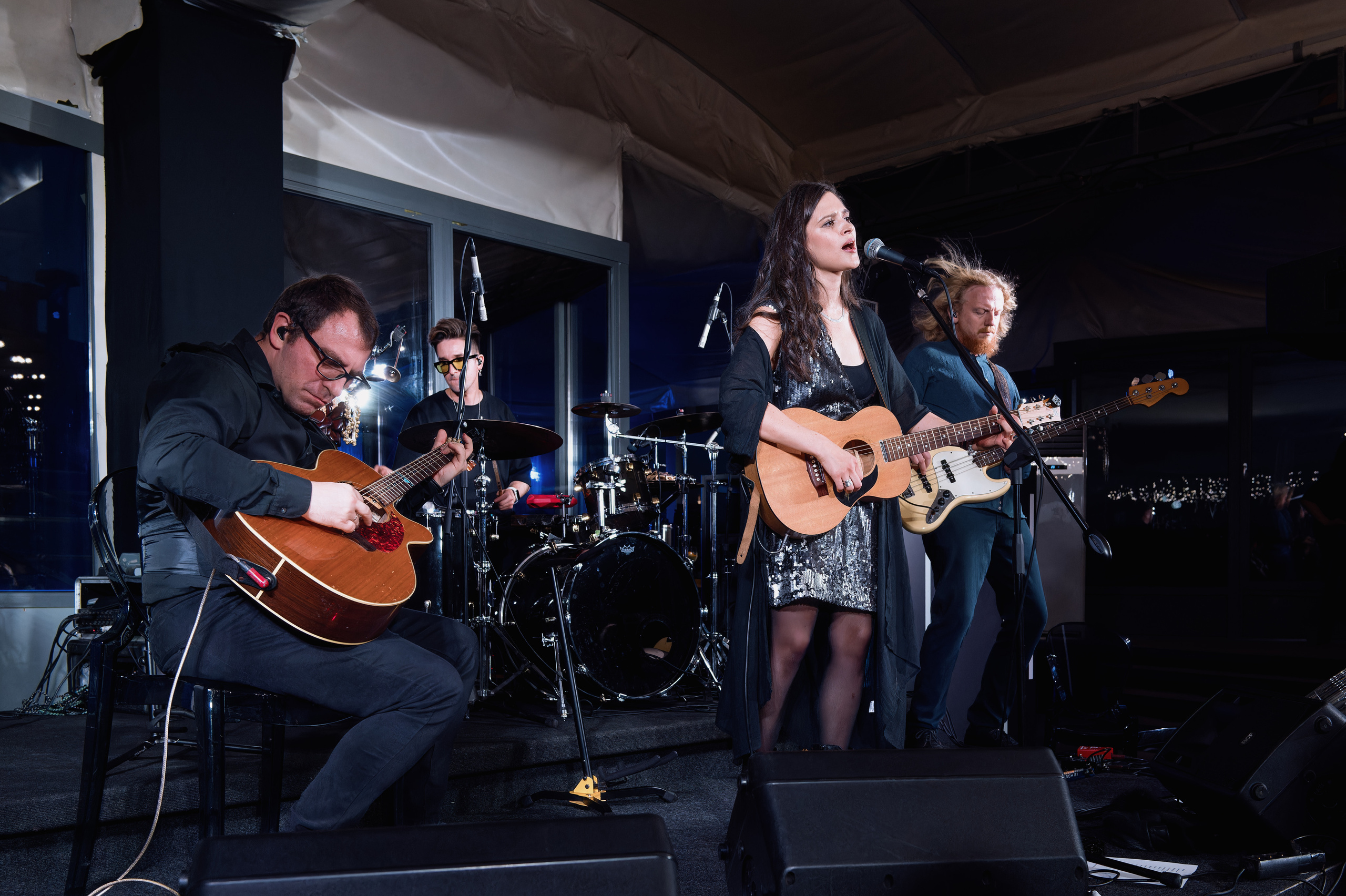 Женя Любич — концерт 3 сентября 2023 года на крыше Omega RoofTop. Сайт фотографа Сергея Абрамова