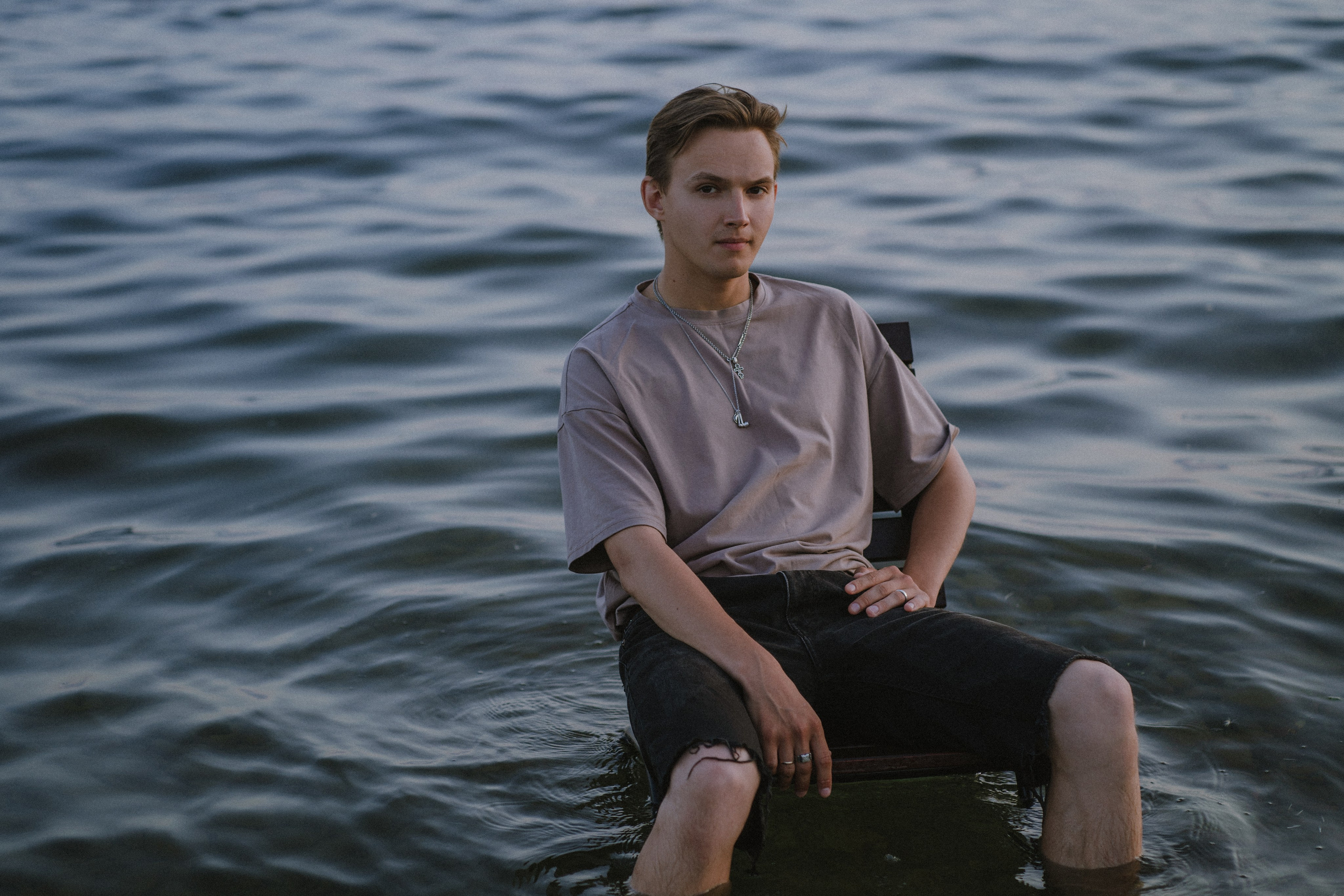 Последствие случайной встречи. Обложка сингла + контент-съемка. Творческие фотосессии в Москве. Фотоальбом лидера группы ЯЛО