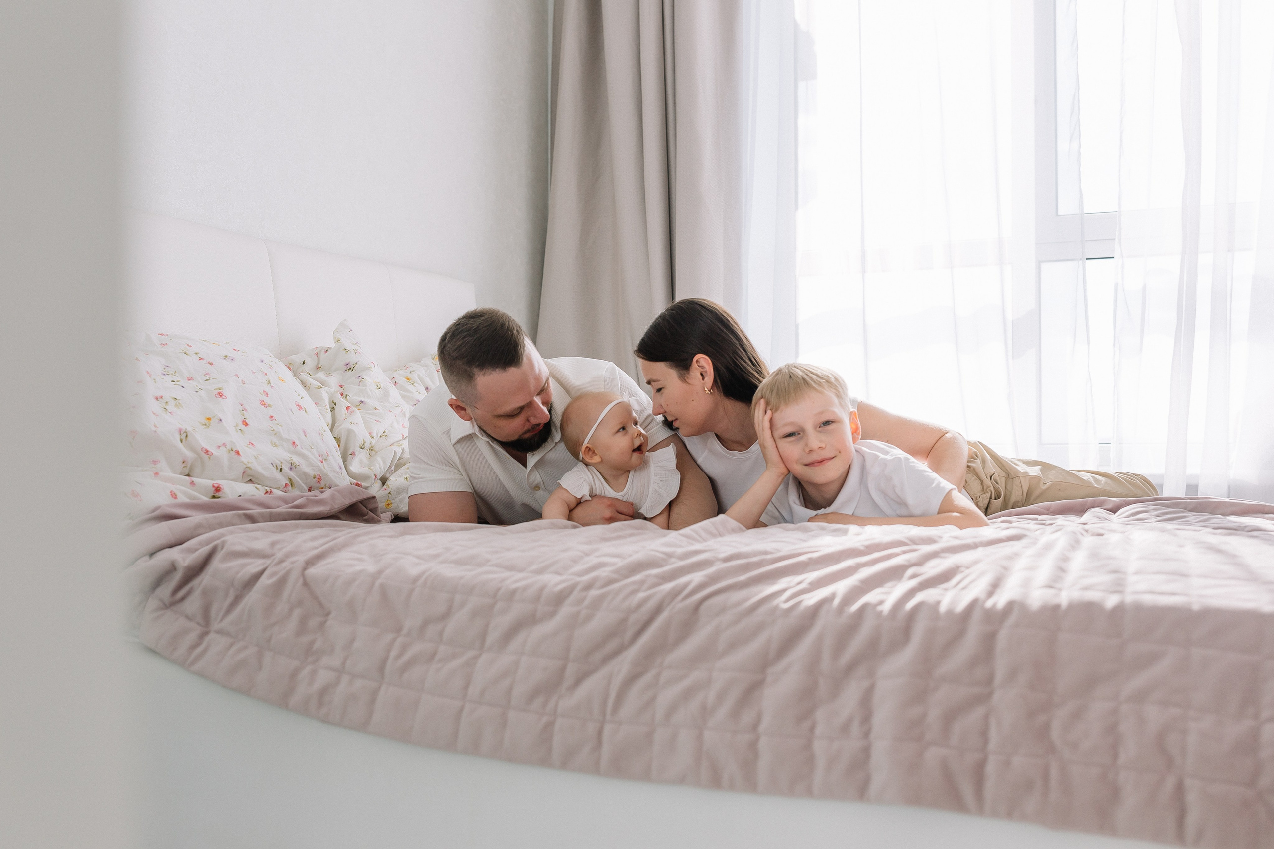 Тима, Мила, Алёша, Алисия домашняя. Семейный фотограф в Волгограде Надежда Головко